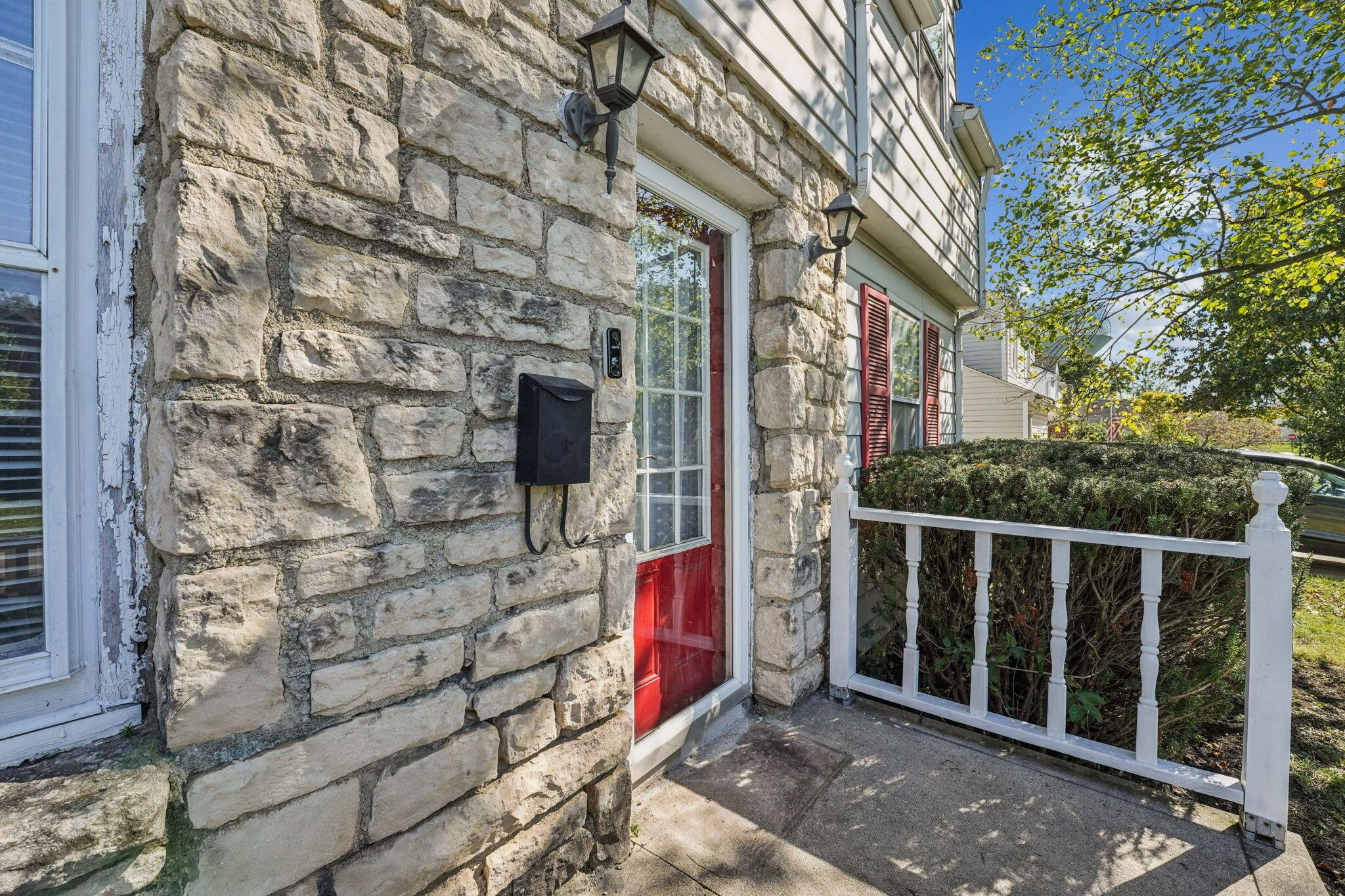 328 S Southampton Avenue Property Photo 28