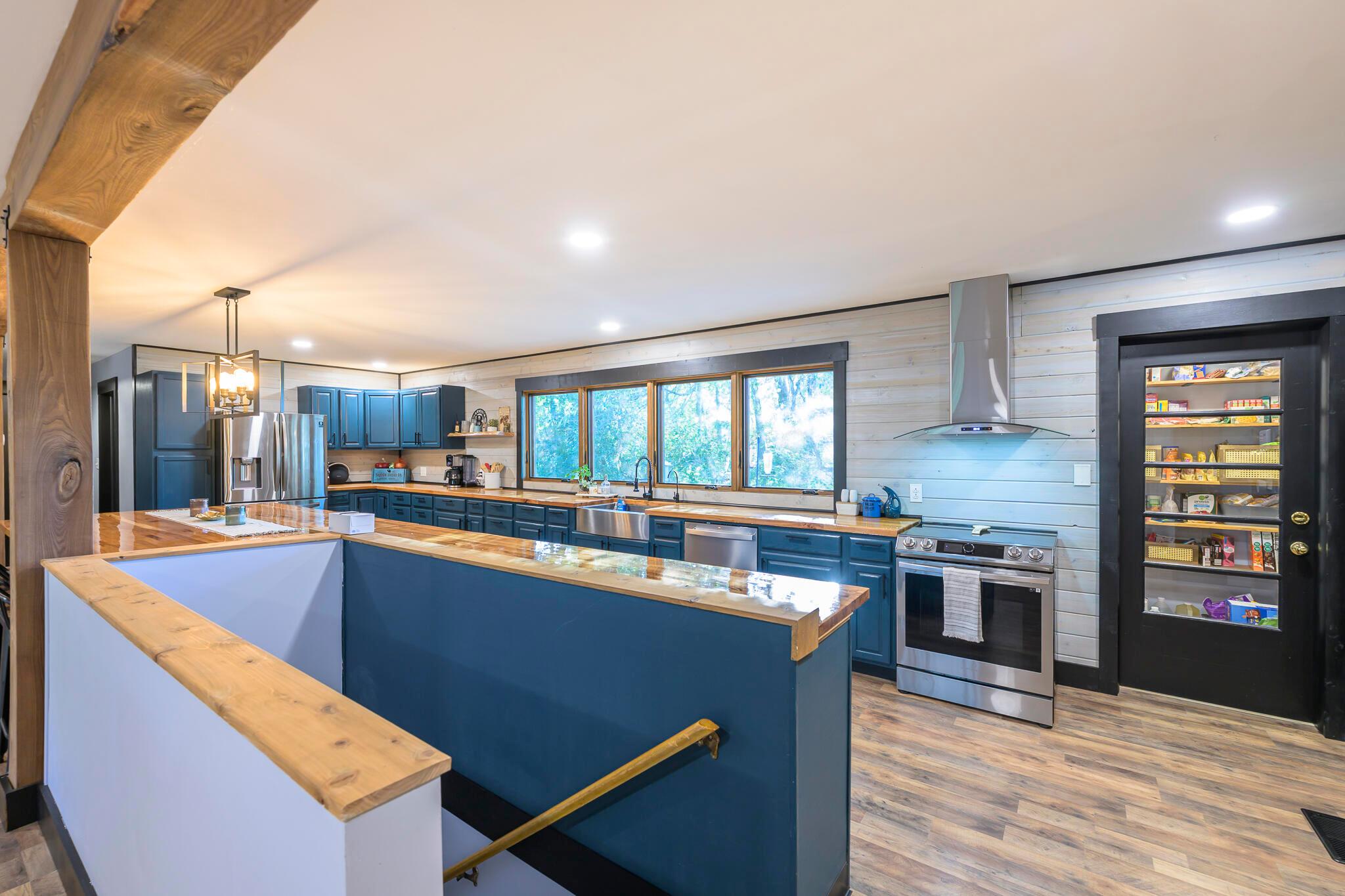 1530 County Road 1 Property Photo 6