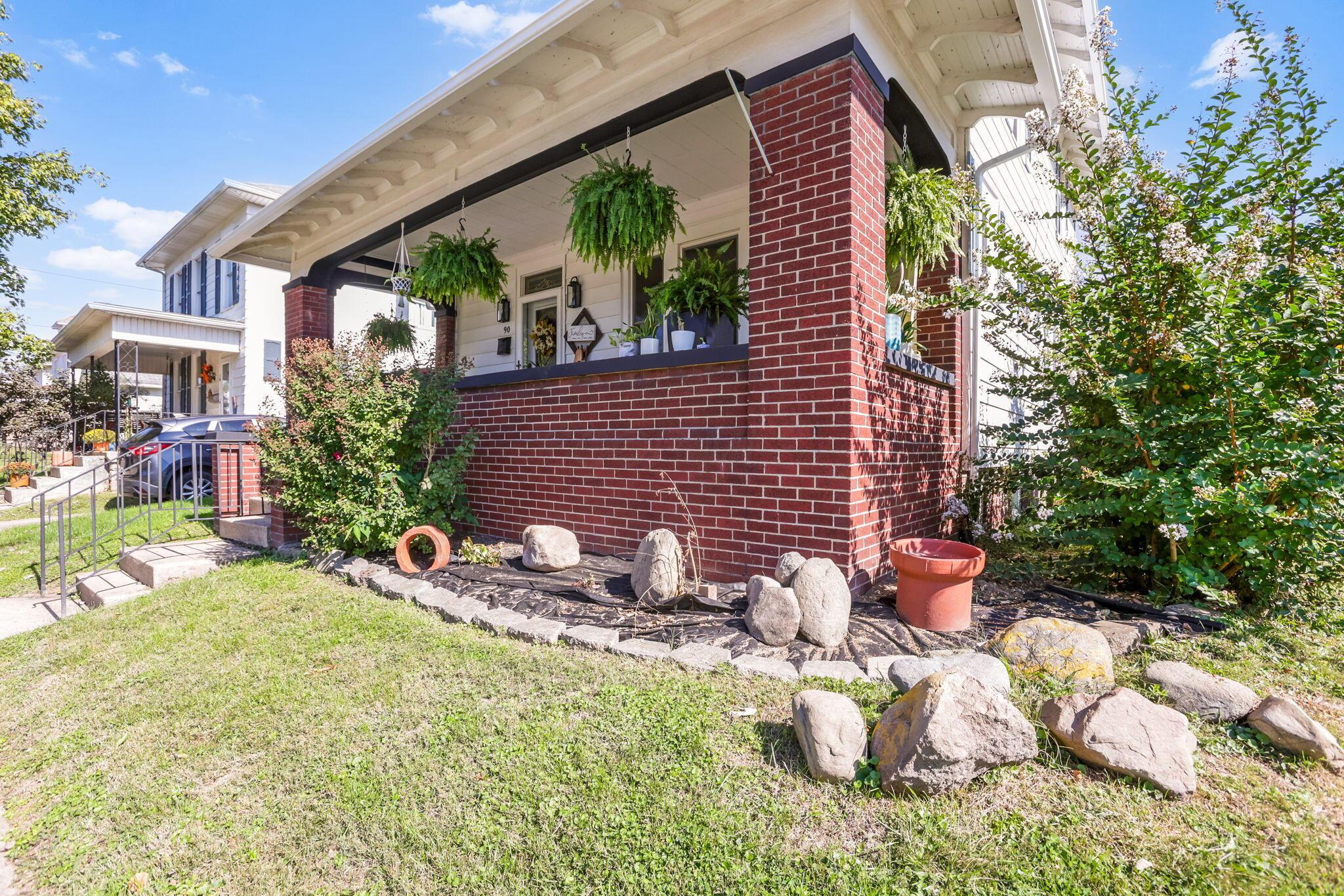 90 S Culver Street Property Photo 5