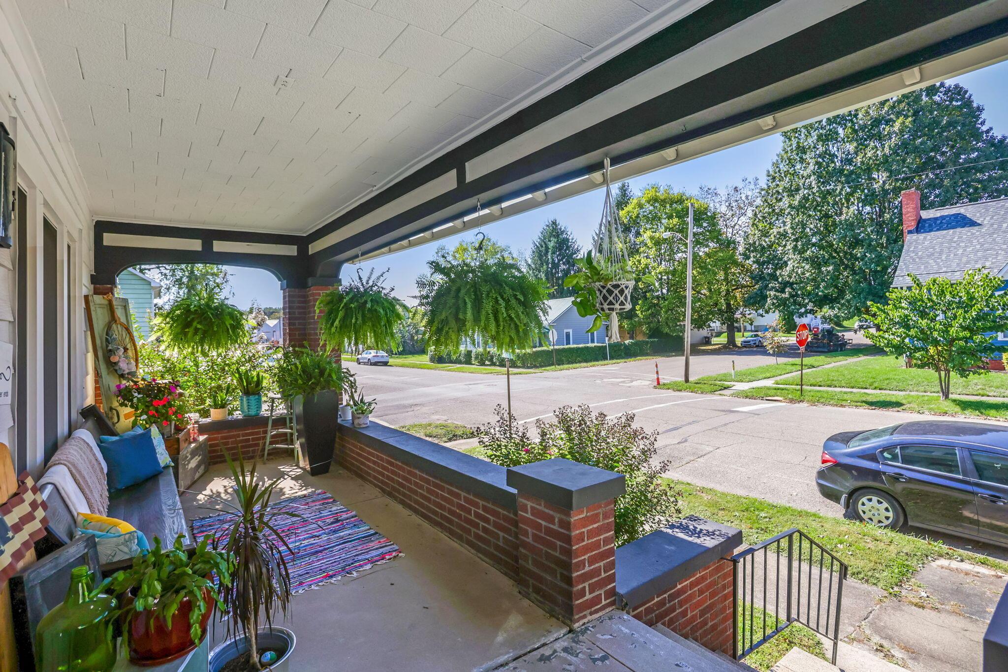 90 S Culver Street Property Photo 6