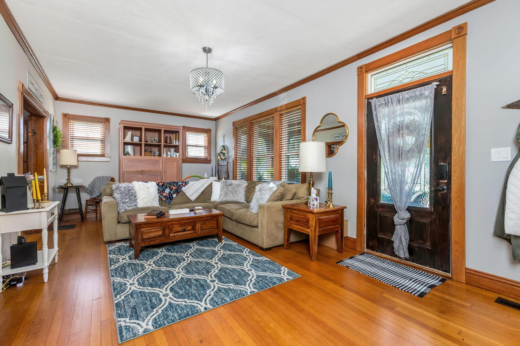 90 S Culver Street Property Photo 13