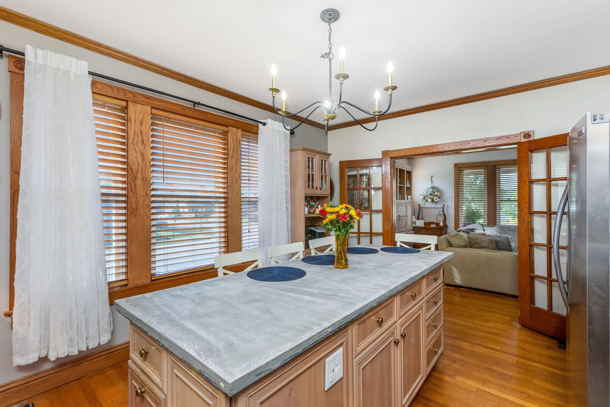 90 S Culver Street Property Photo 18