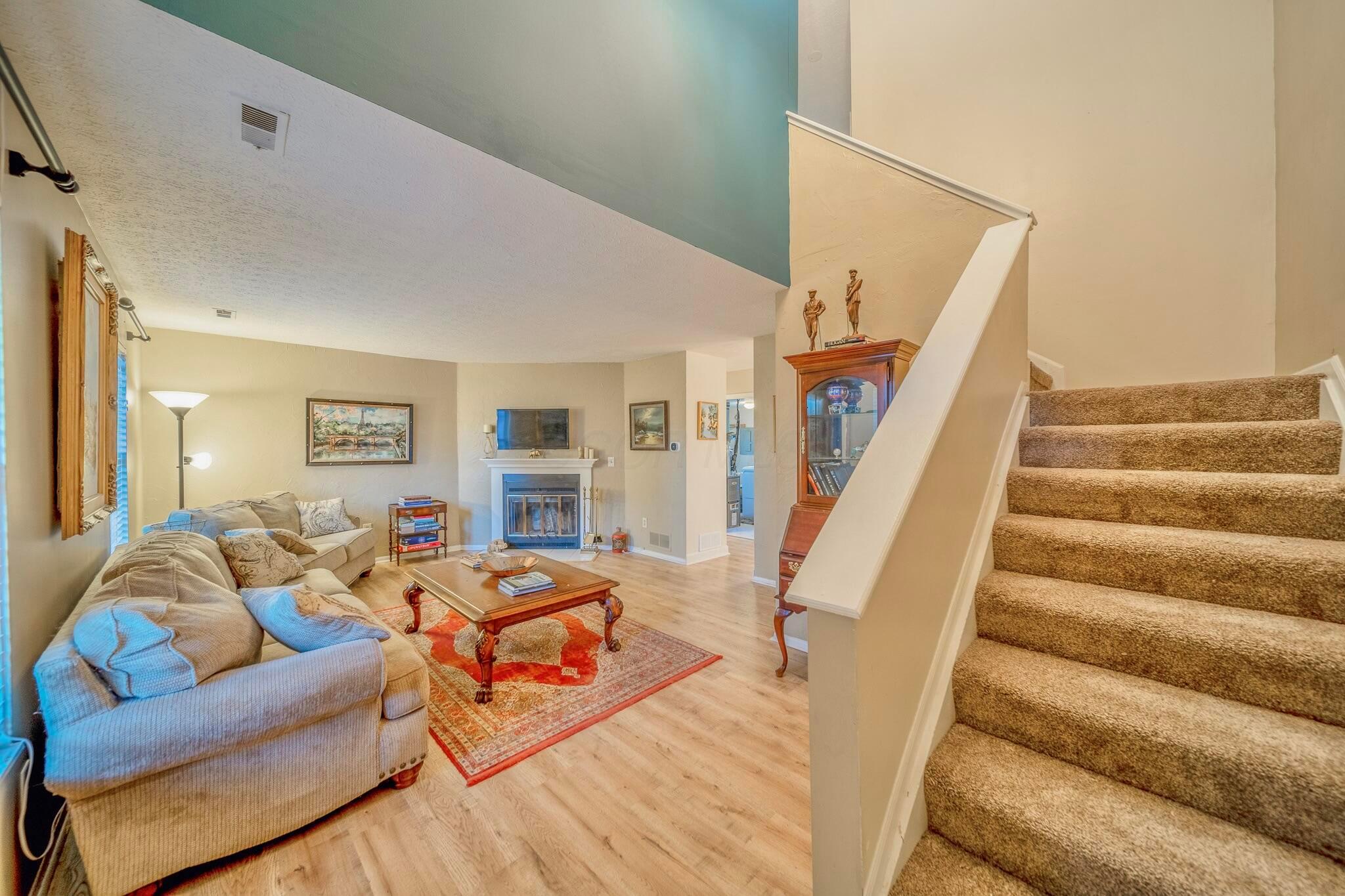 1158 Worthington Woods Boulevard Property Photo 5