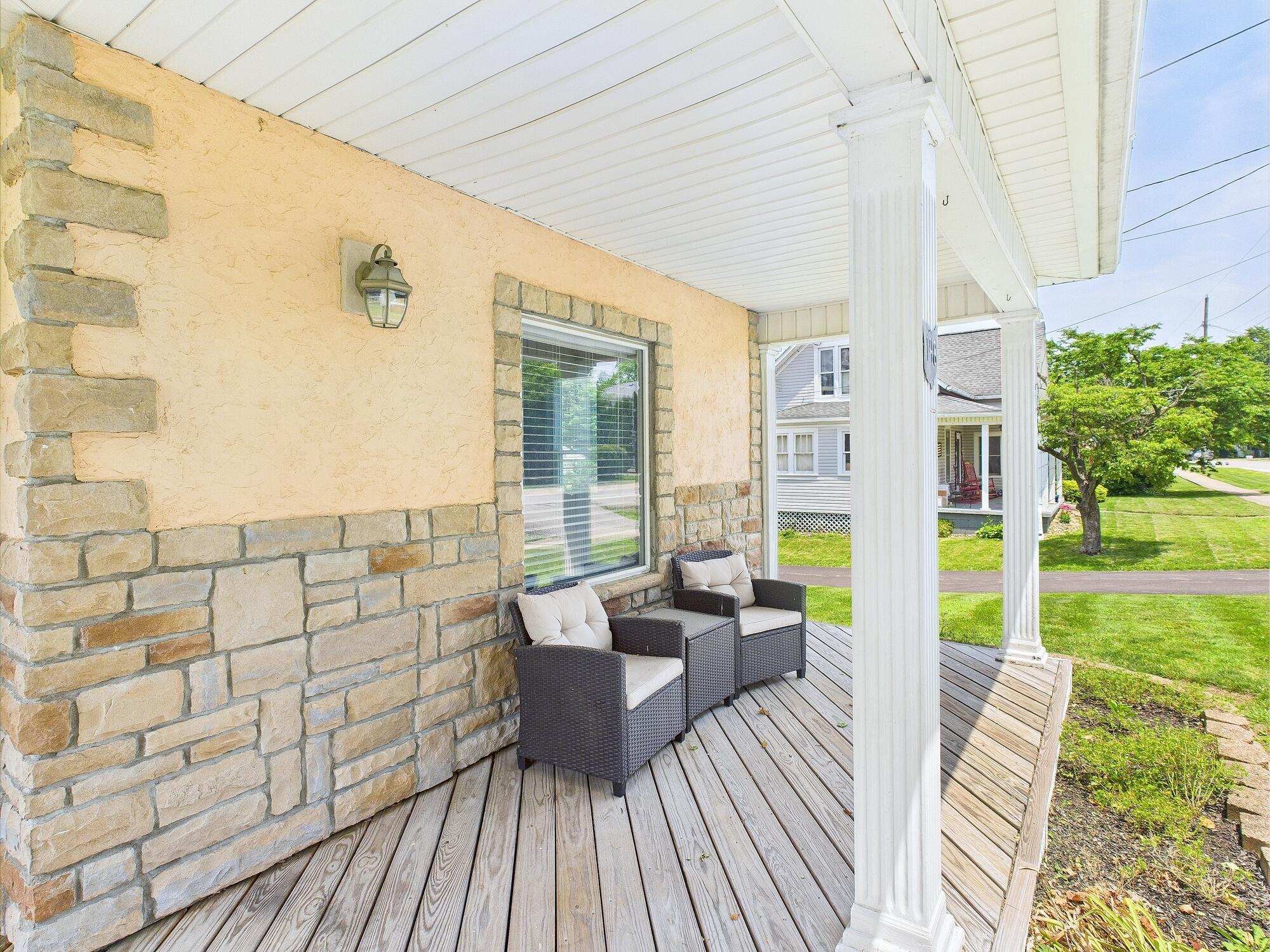 148 E Columbus Street Property Photo 4