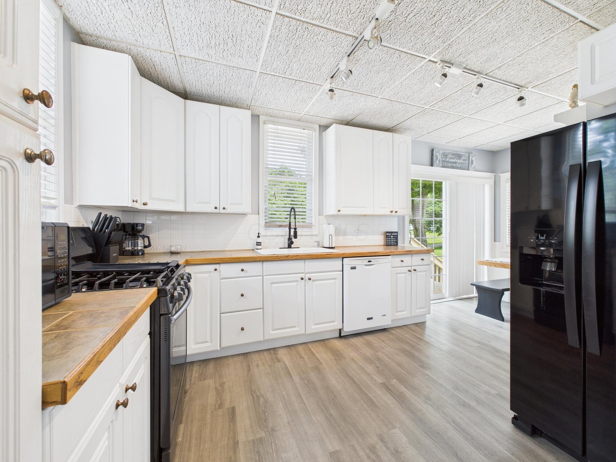 148 E Columbus Street Property Photo 8