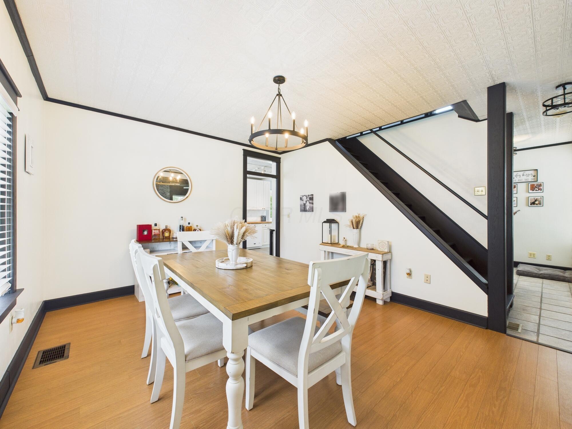 148 E Columbus Street Property Photo 10