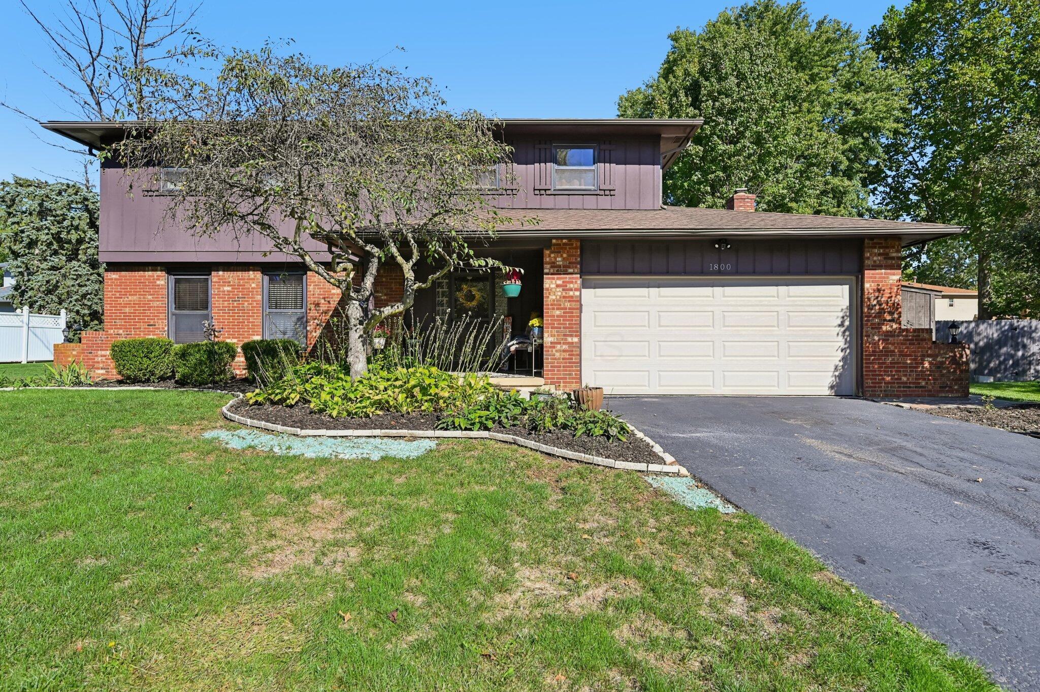 1800 Lakehill Court Property Photo 1