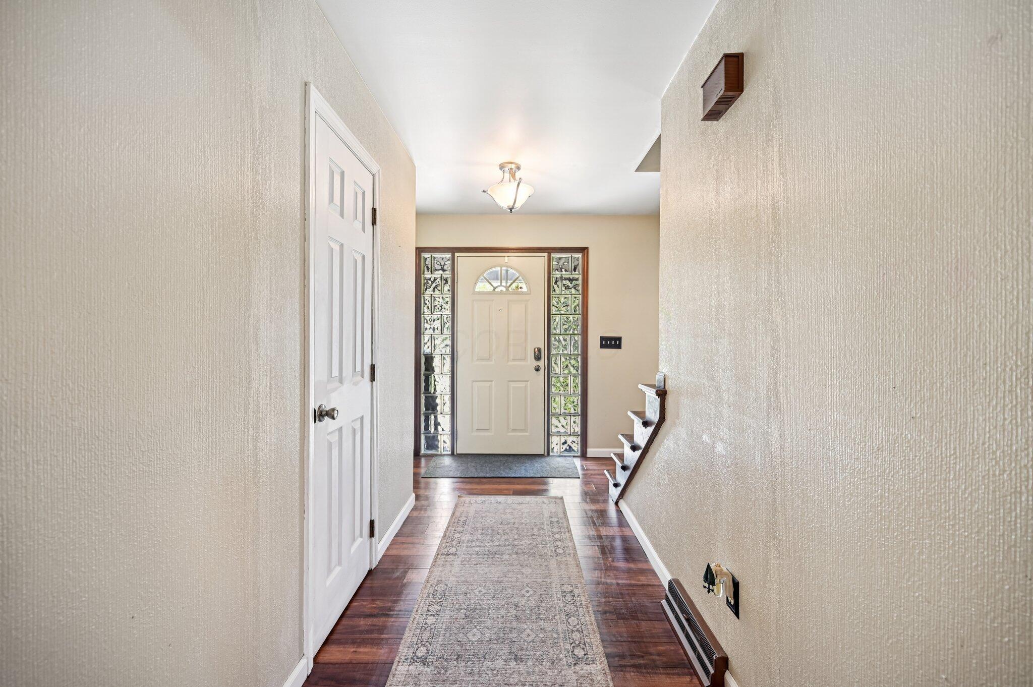 1800 Lakehill Court Property Photo 4