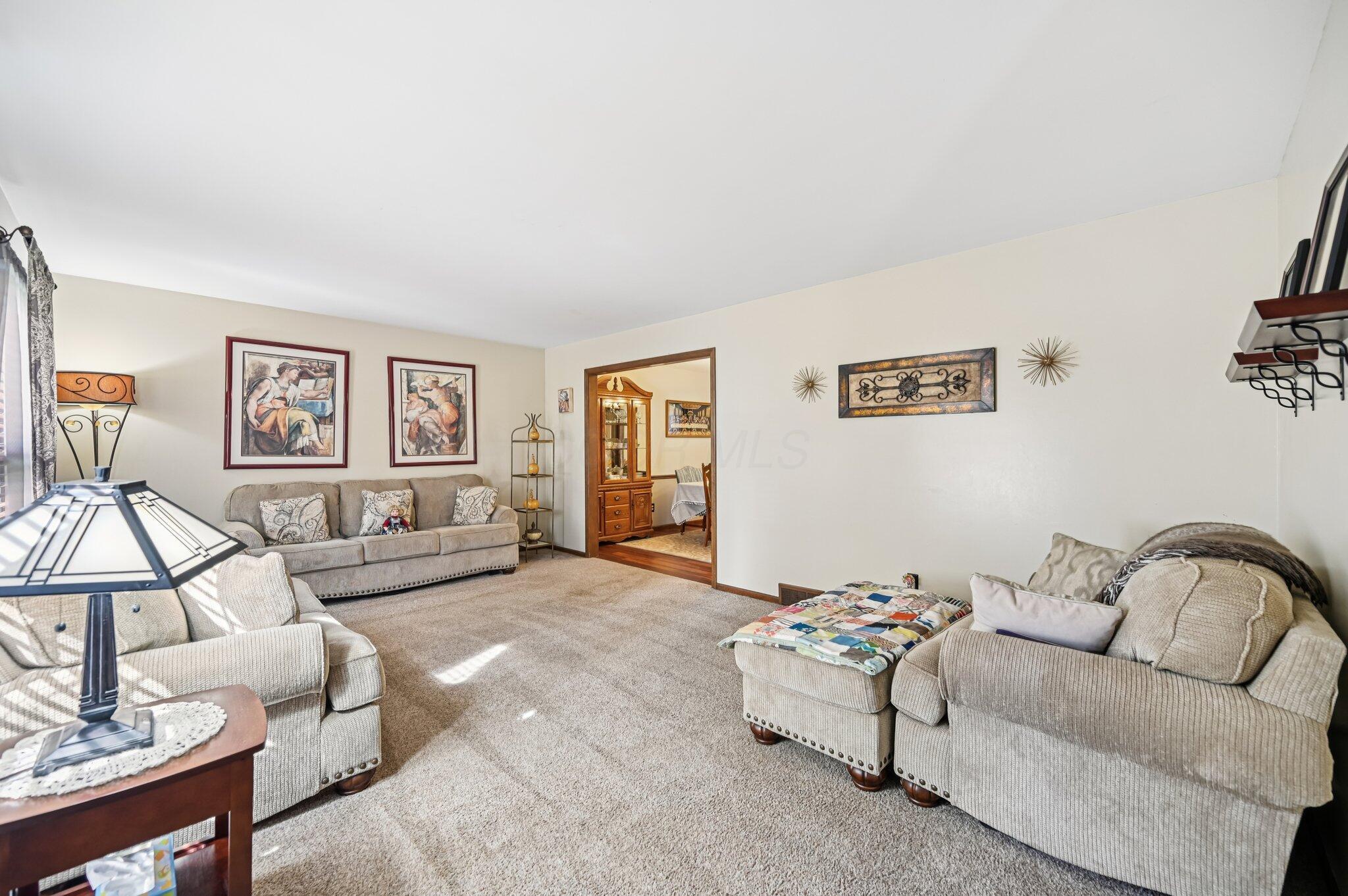 1800 Lakehill Court Property Photo 5