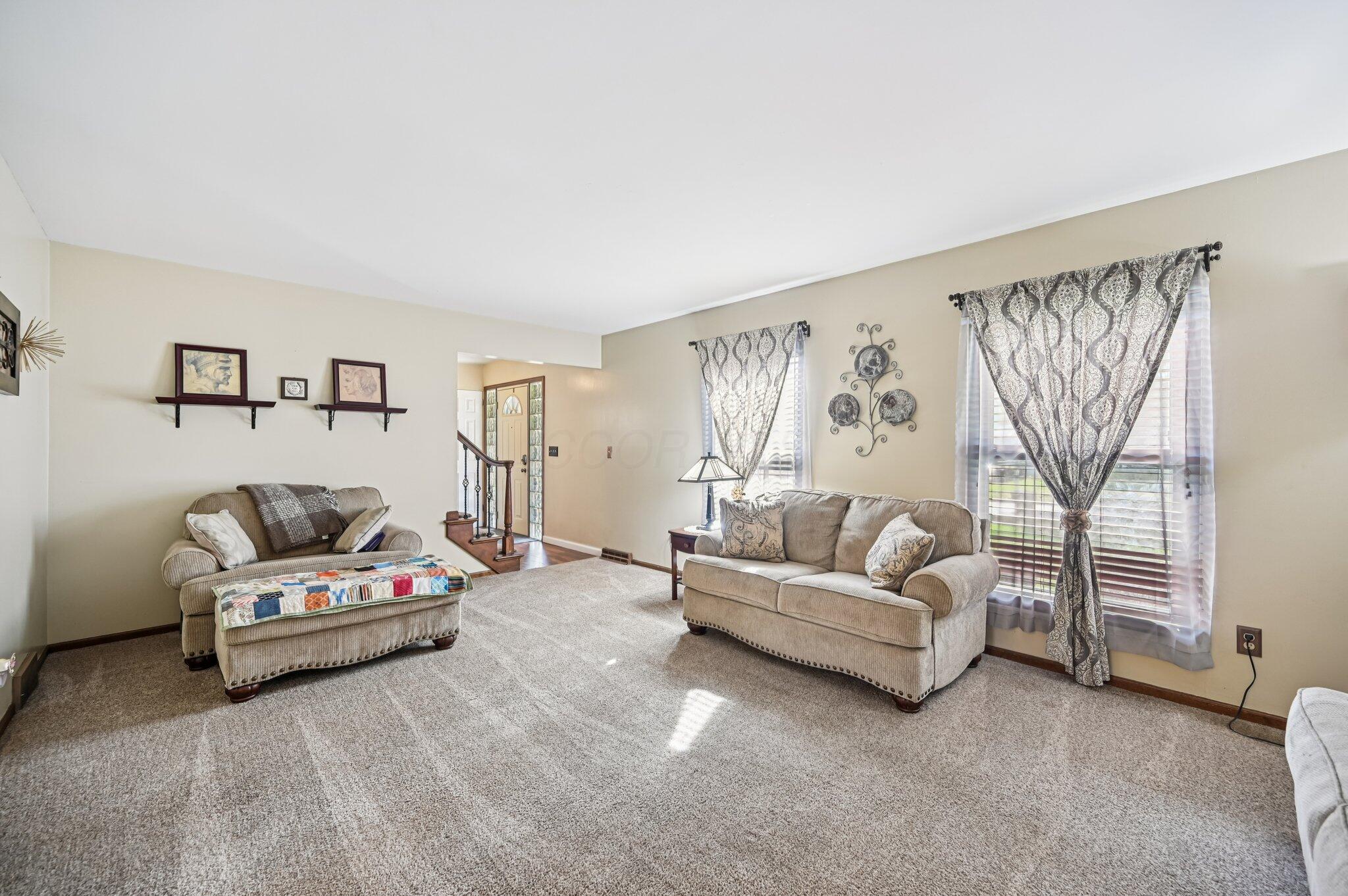 1800 Lakehill Court Property Photo 6