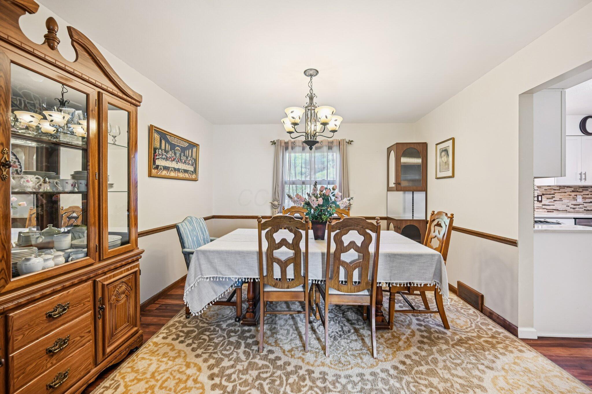 1800 Lakehill Court Property Photo 8