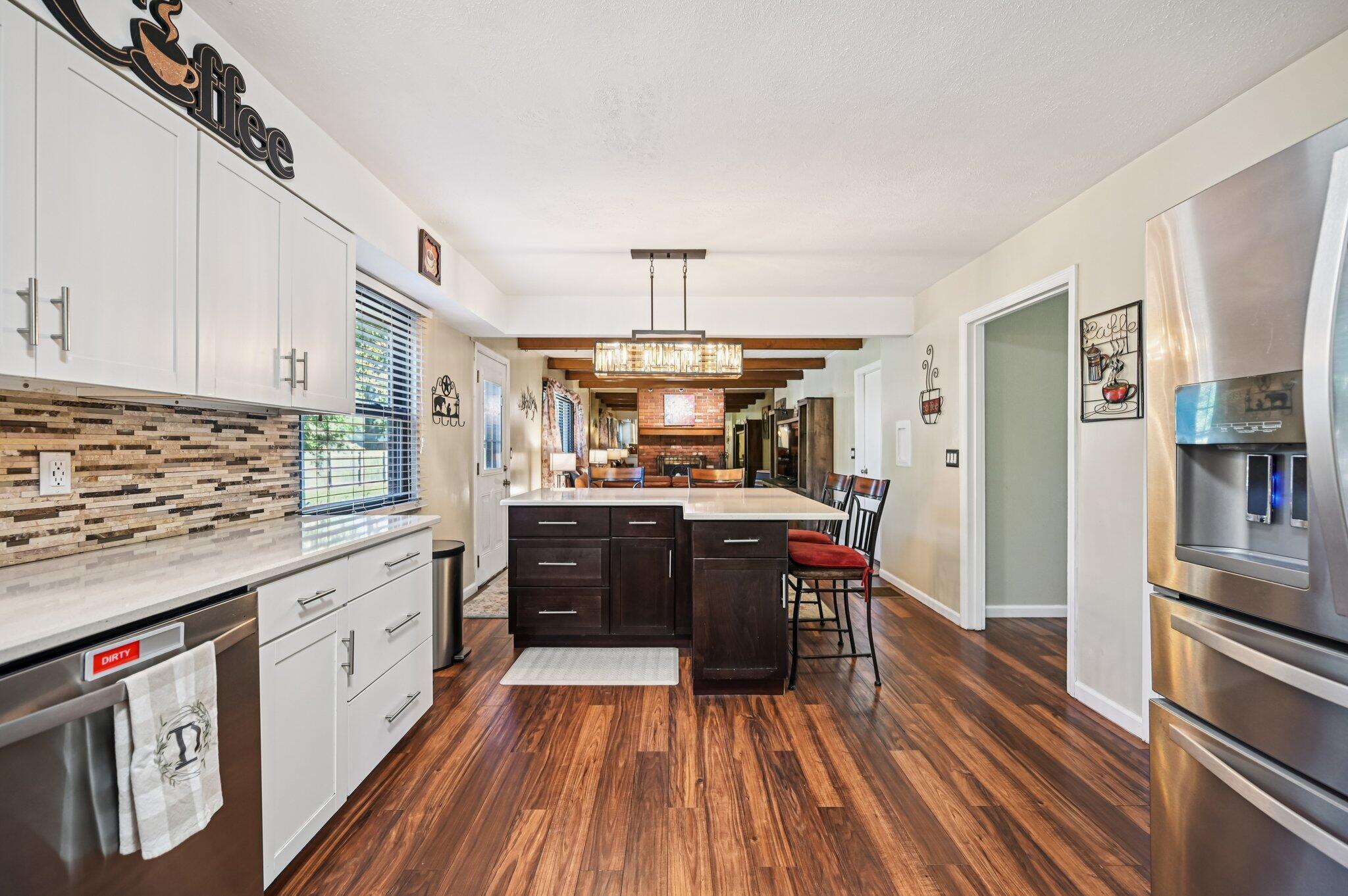 1800 Lakehill Court Property Photo 10