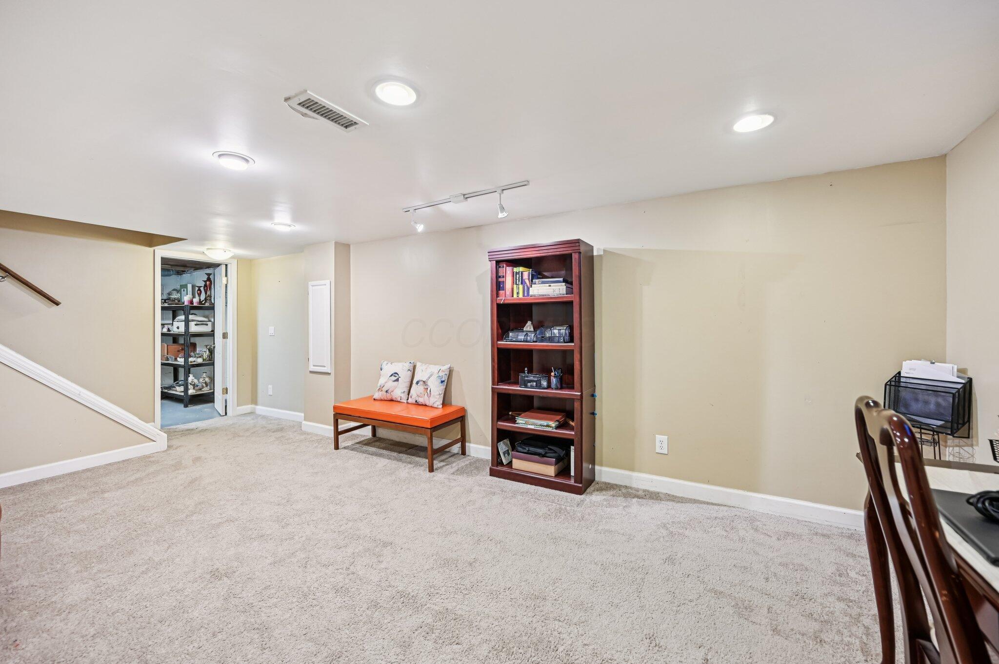 1800 Lakehill Court Property Photo 27