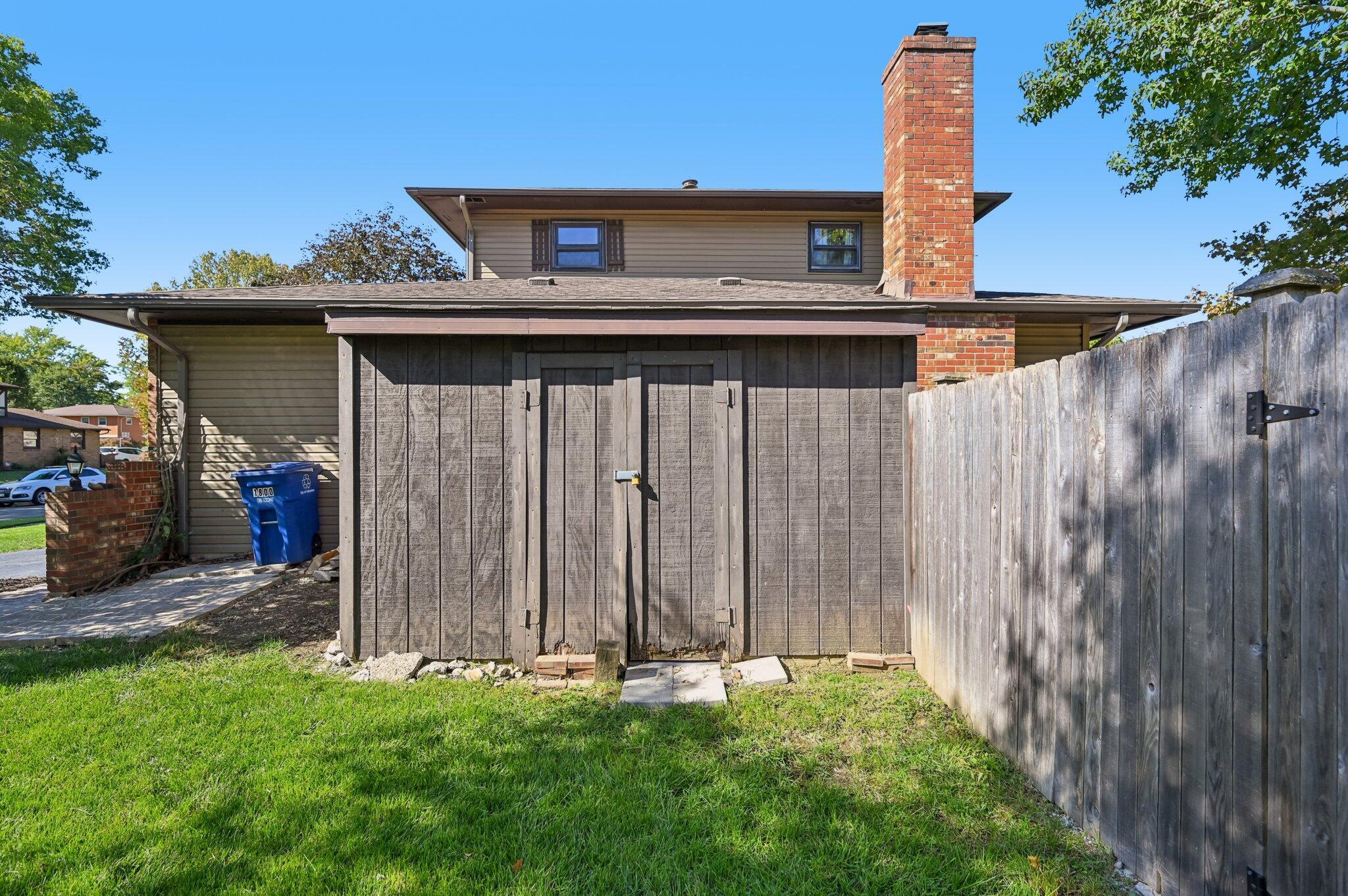 1800 Lakehill Court Property Photo 28