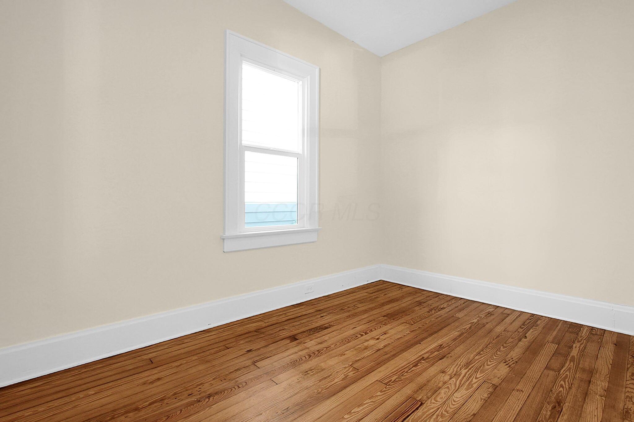 389 E Mithoff Street Property Photo 4