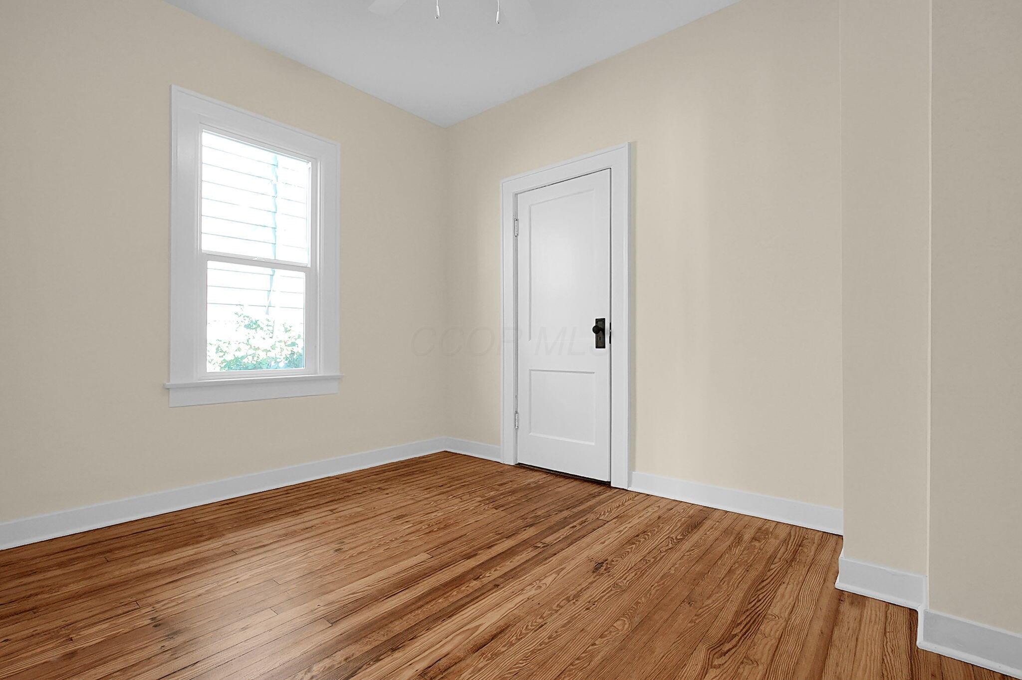 389 E Mithoff Street Property Photo 9