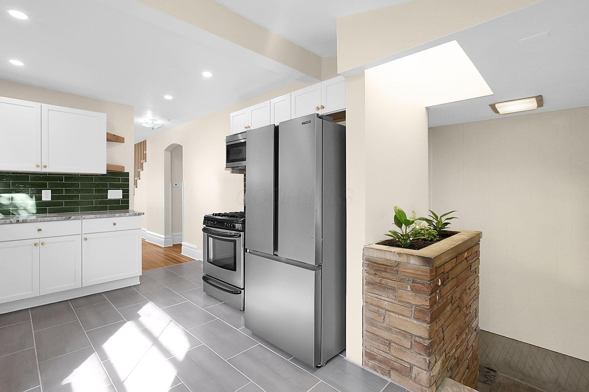 389 E Mithoff Street Property Photo 11