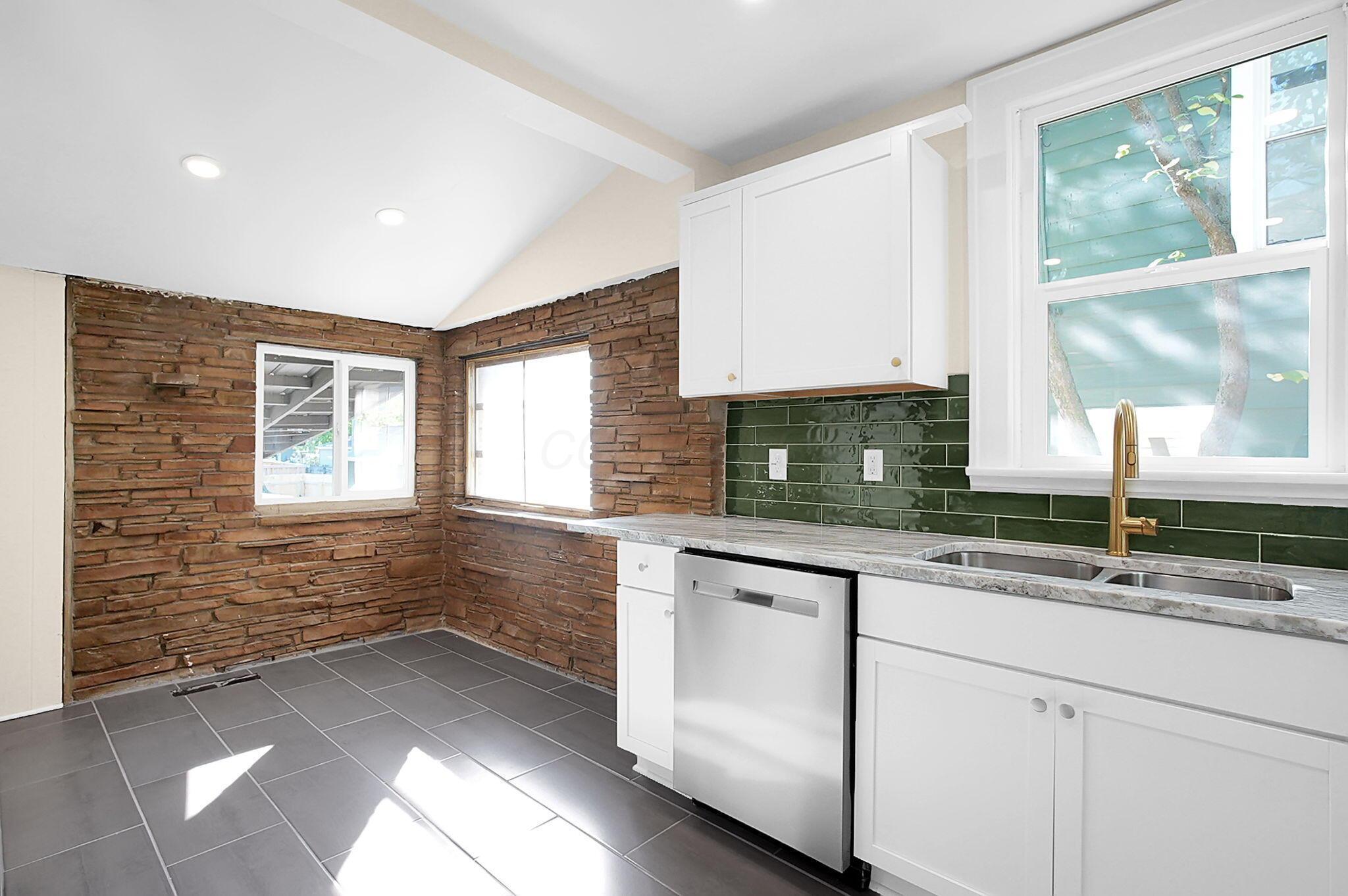 389 E Mithoff Street Property Photo 13