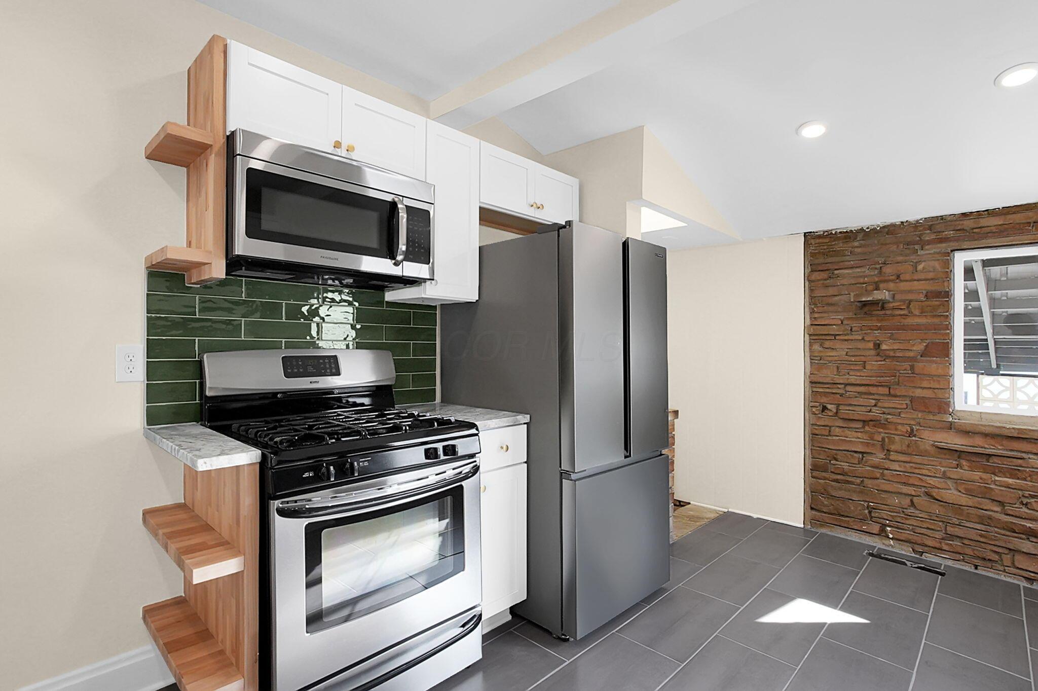 389 E Mithoff Street Property Photo 14