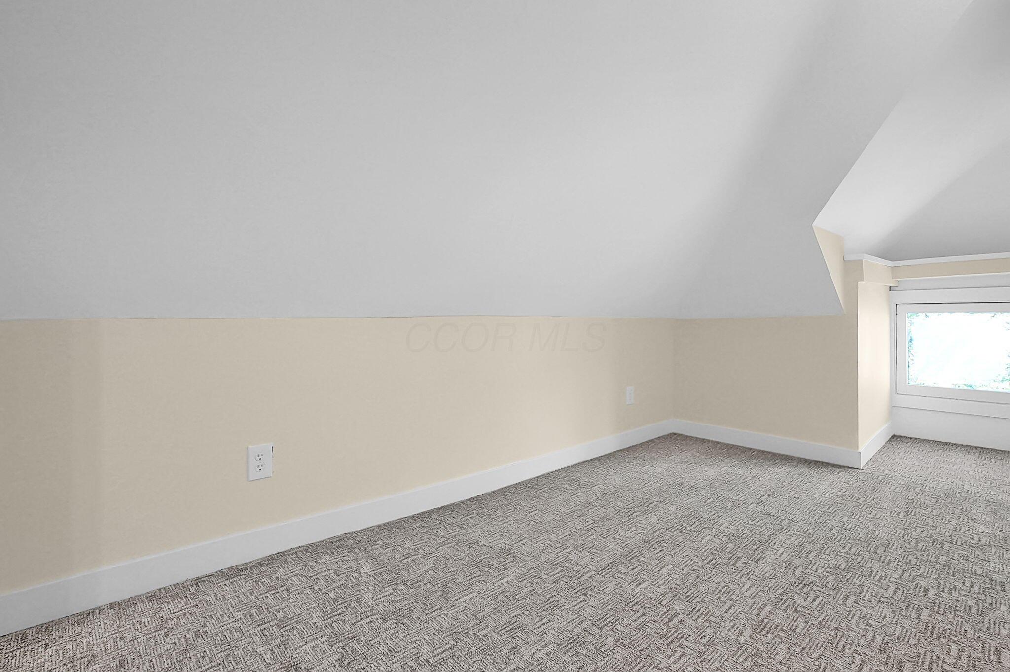 389 E Mithoff Street Property Photo 15