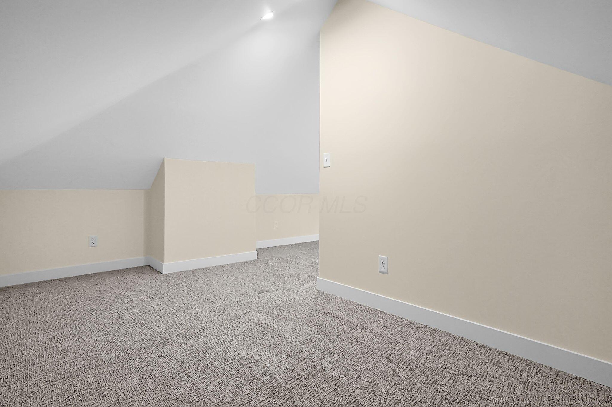 389 E Mithoff Street Property Photo 16