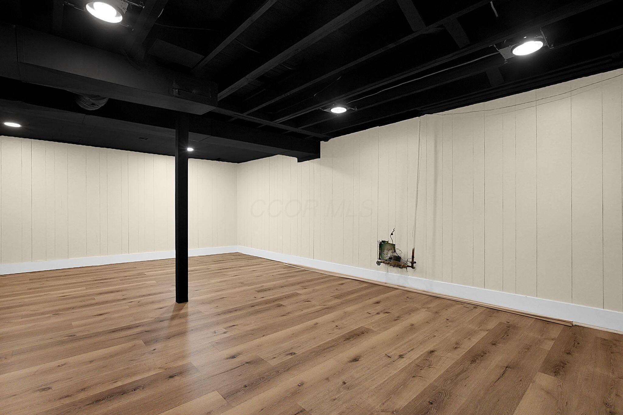 389 E Mithoff Street Property Photo 17