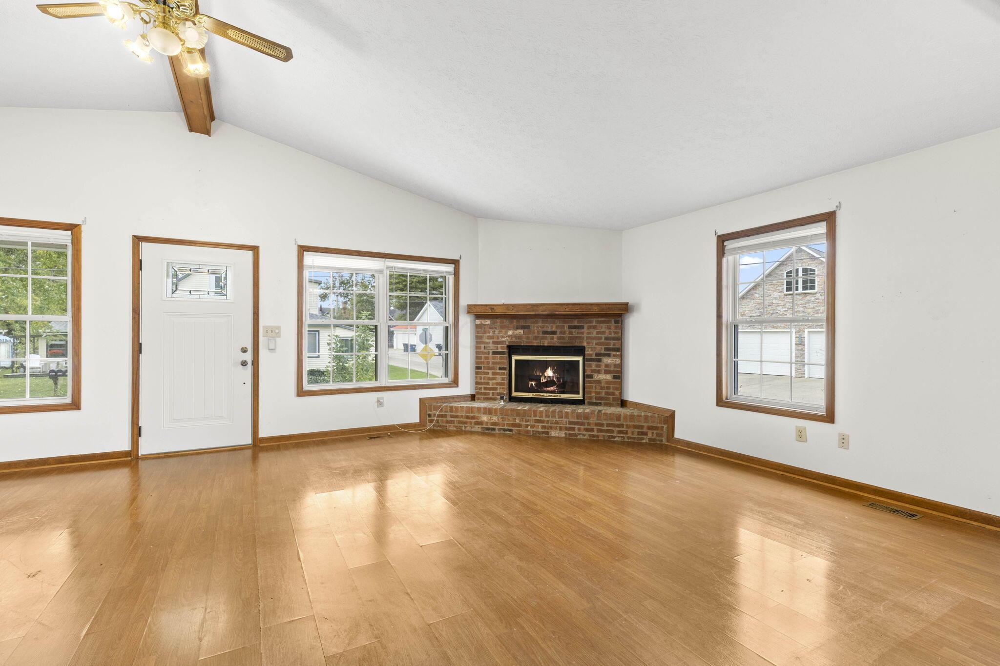 3621 S Bank Road Ne Property Photo 3