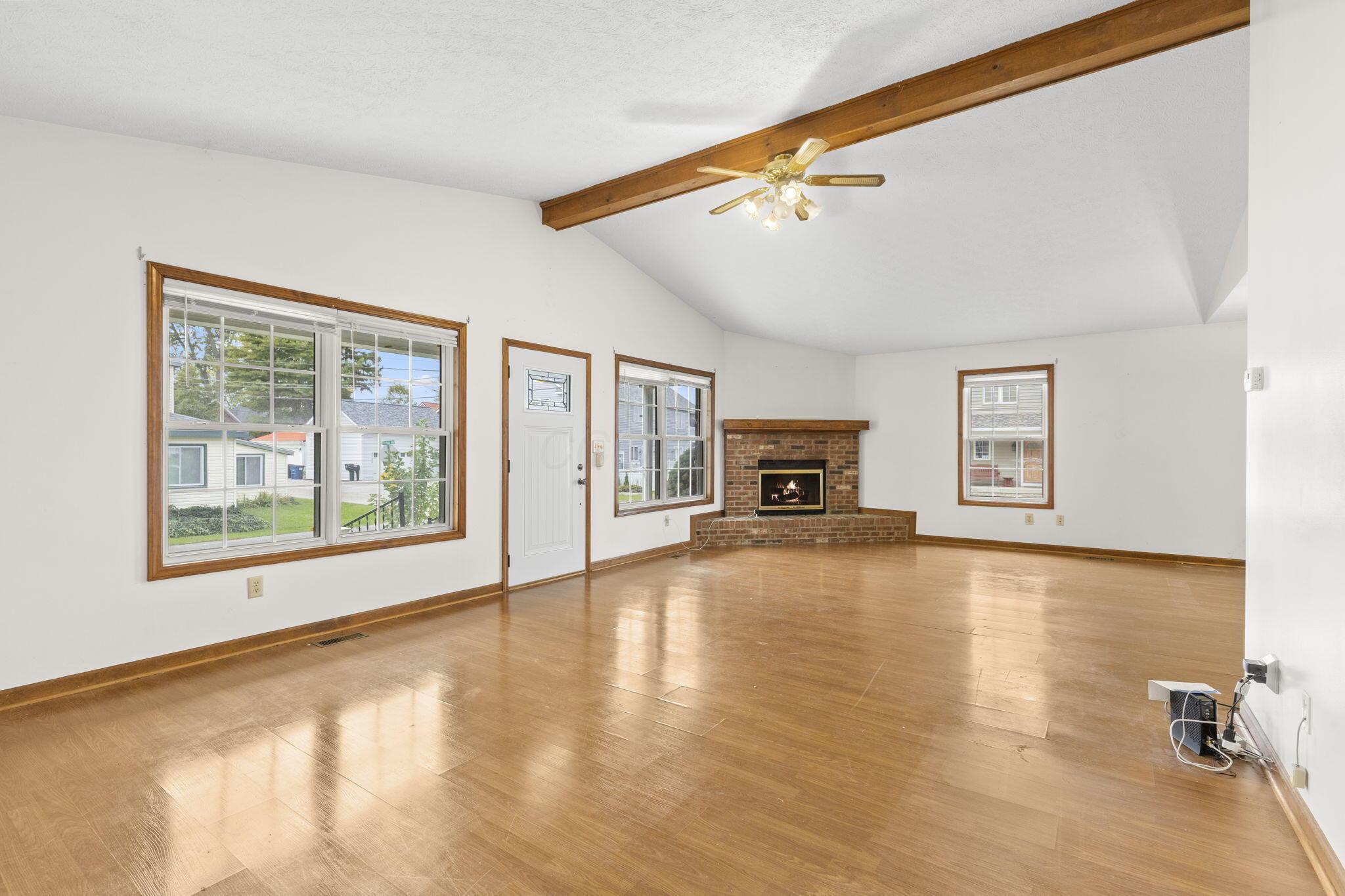 3621 S Bank Road Ne Property Photo 6