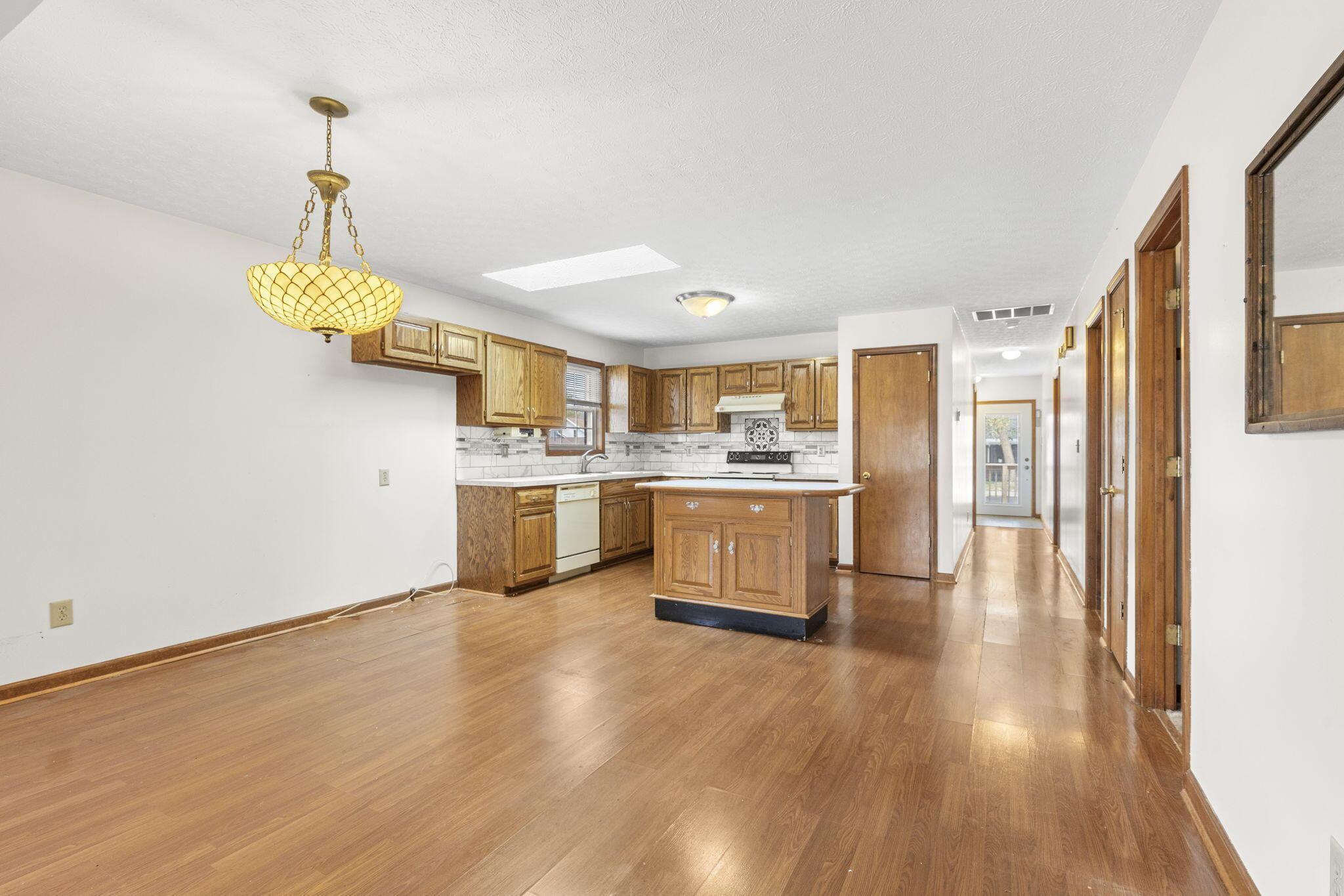 3621 S Bank Road Ne Property Photo 8