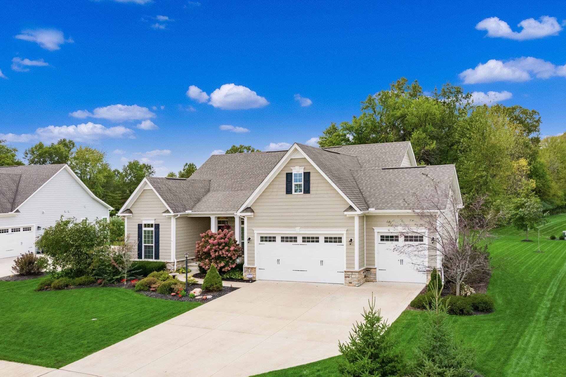 7454 Paradisio Drive Property Photo 1