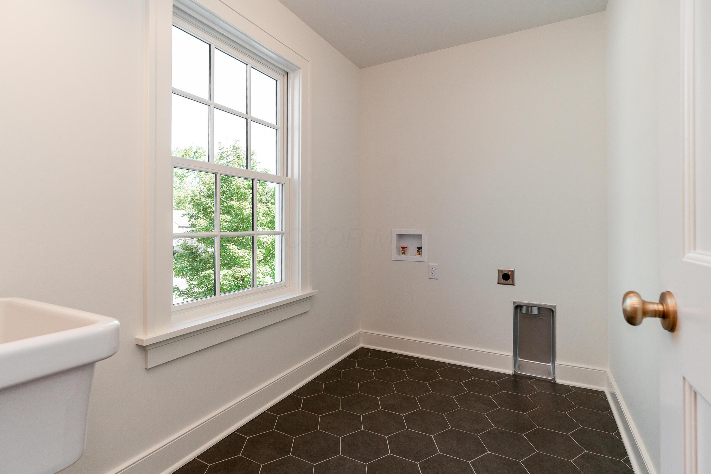 1565 Berkshire Road Property Photo 57