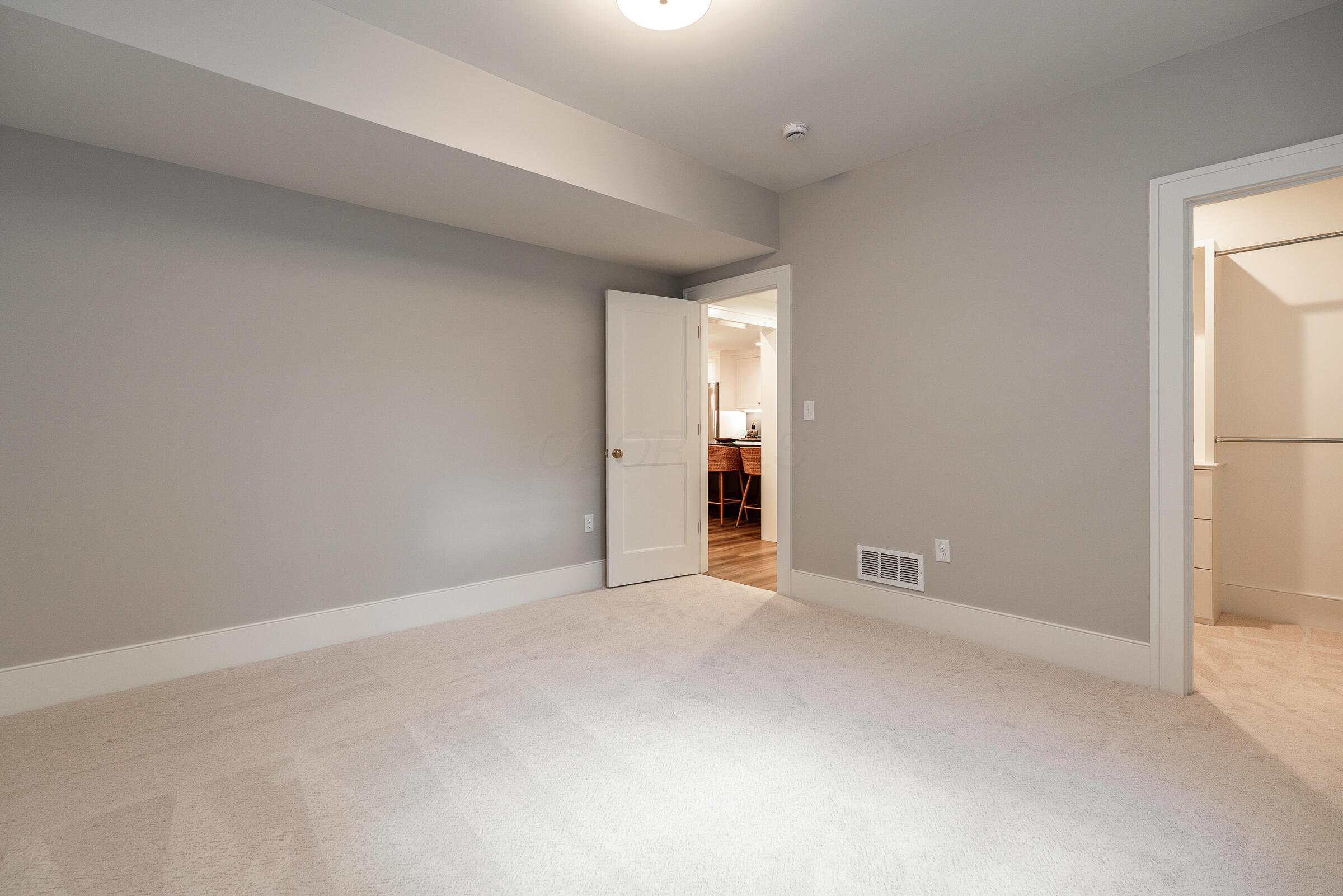 1565 Berkshire Road Property Photo 71