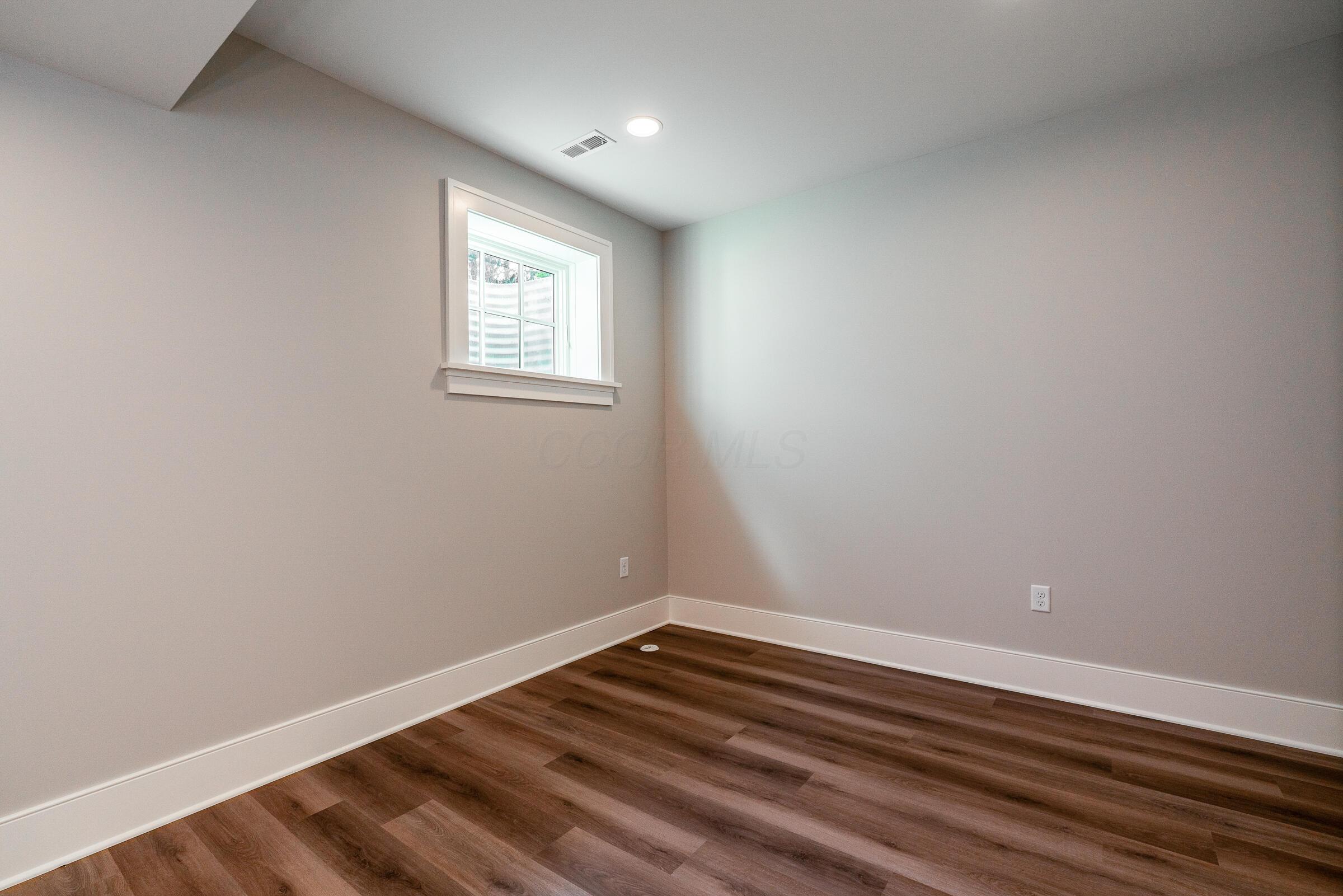 1565 Berkshire Road Property Photo 75