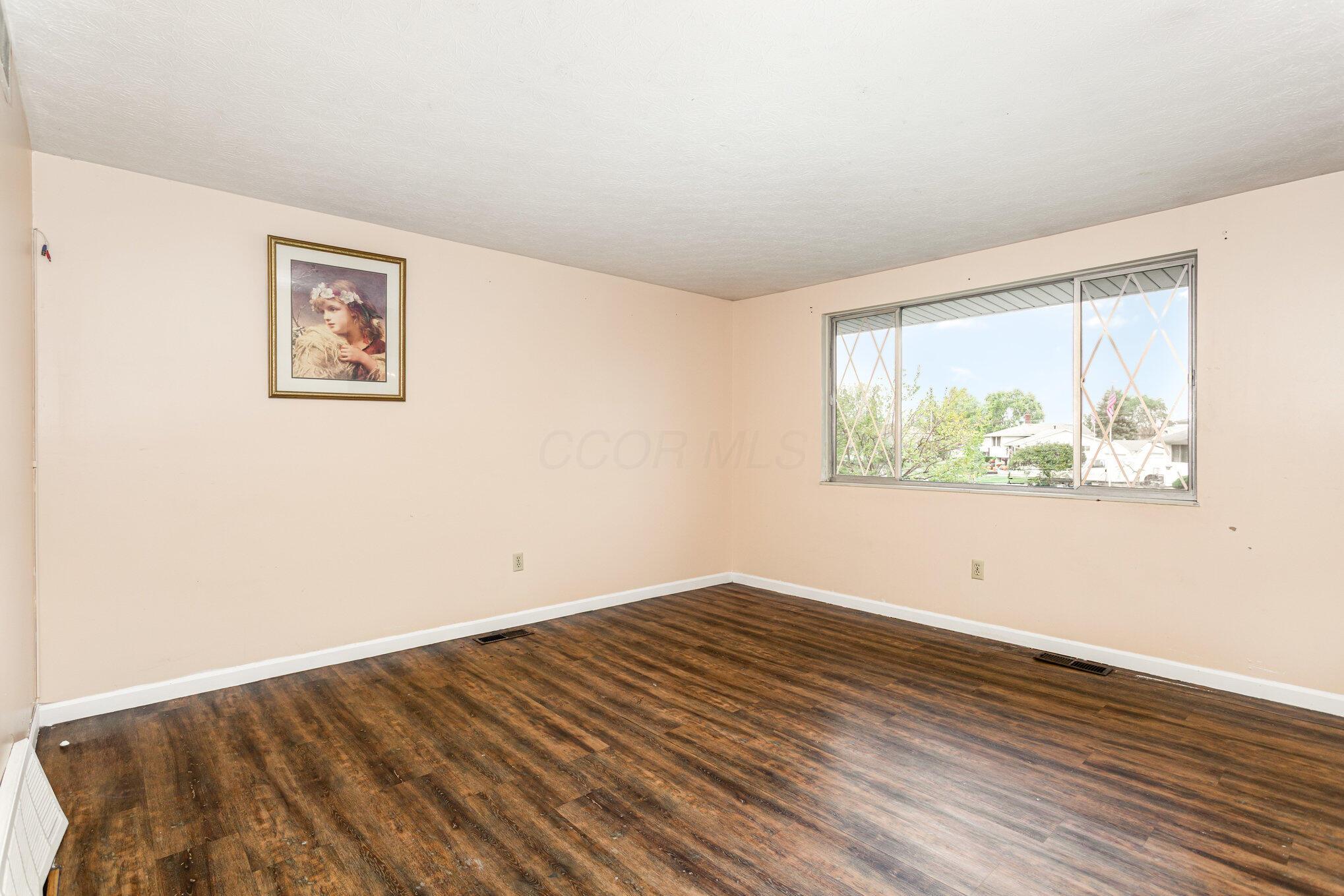 1687 Brookfield Square S Property Photo 7