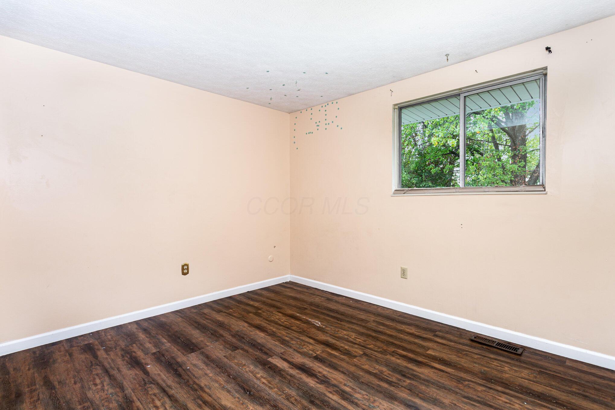 1687 Brookfield Square S Property Photo 12
