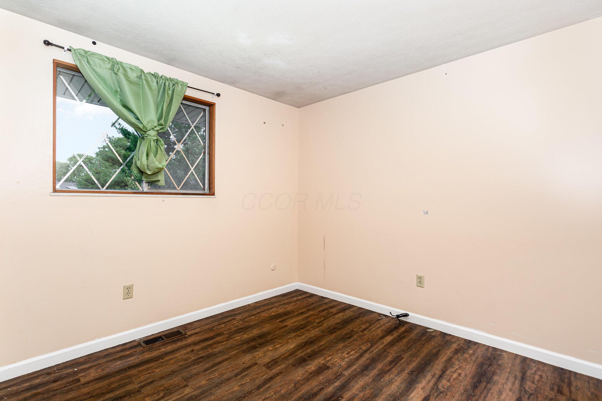 1687 Brookfield Square S Property Photo 14