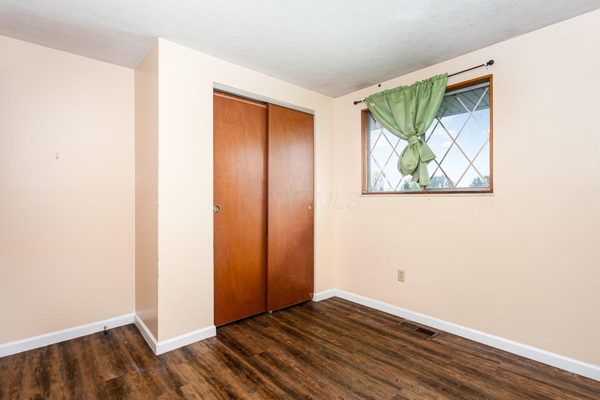 1687 Brookfield Square S Property Photo 15