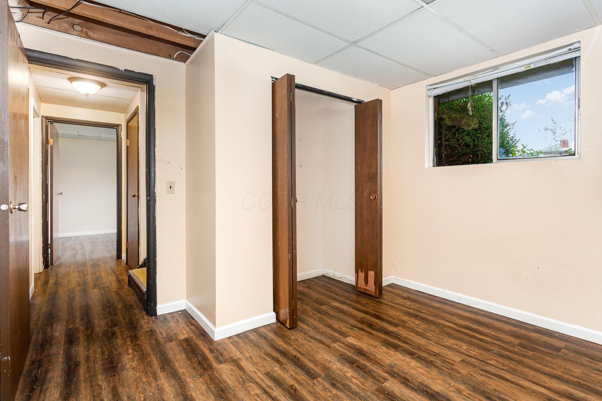 1687 Brookfield Square S Property Photo 18