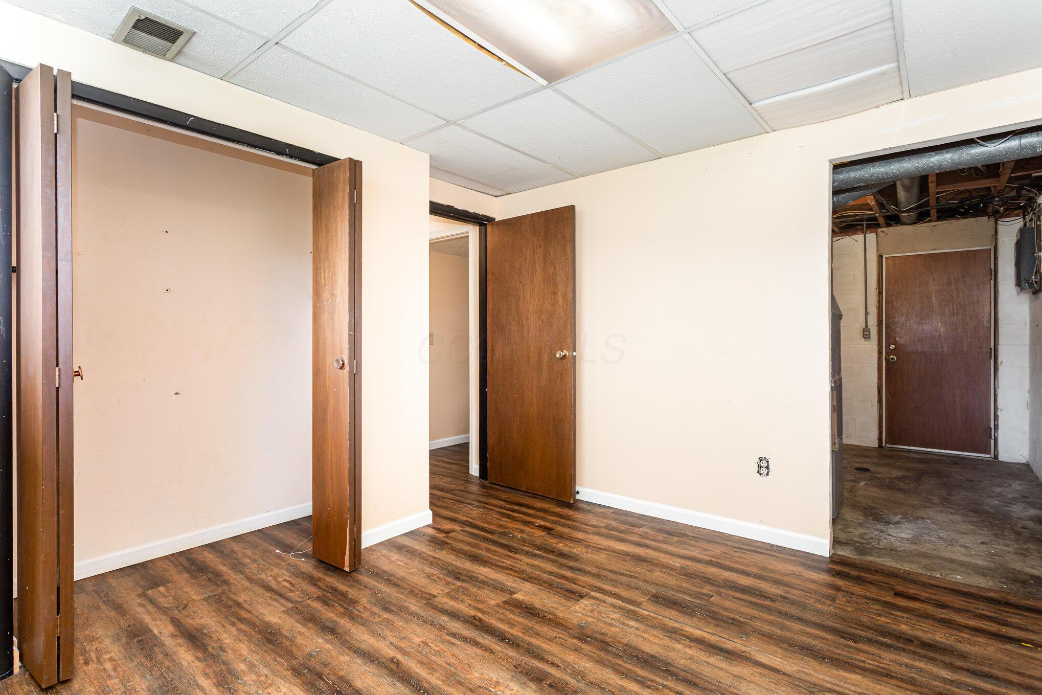 1687 Brookfield Square S Property Photo 22