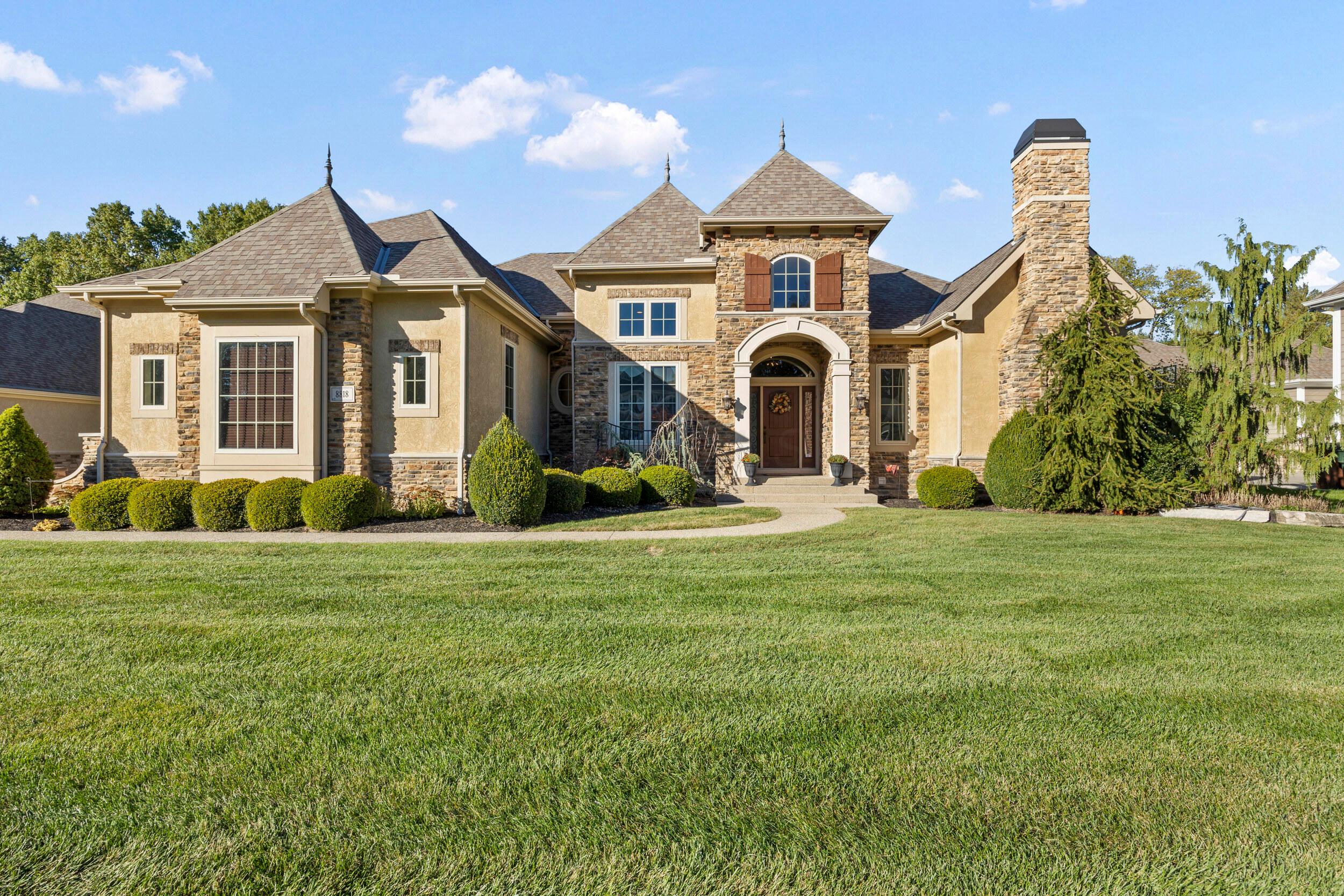8818 Lindsey Court Property Photo 1