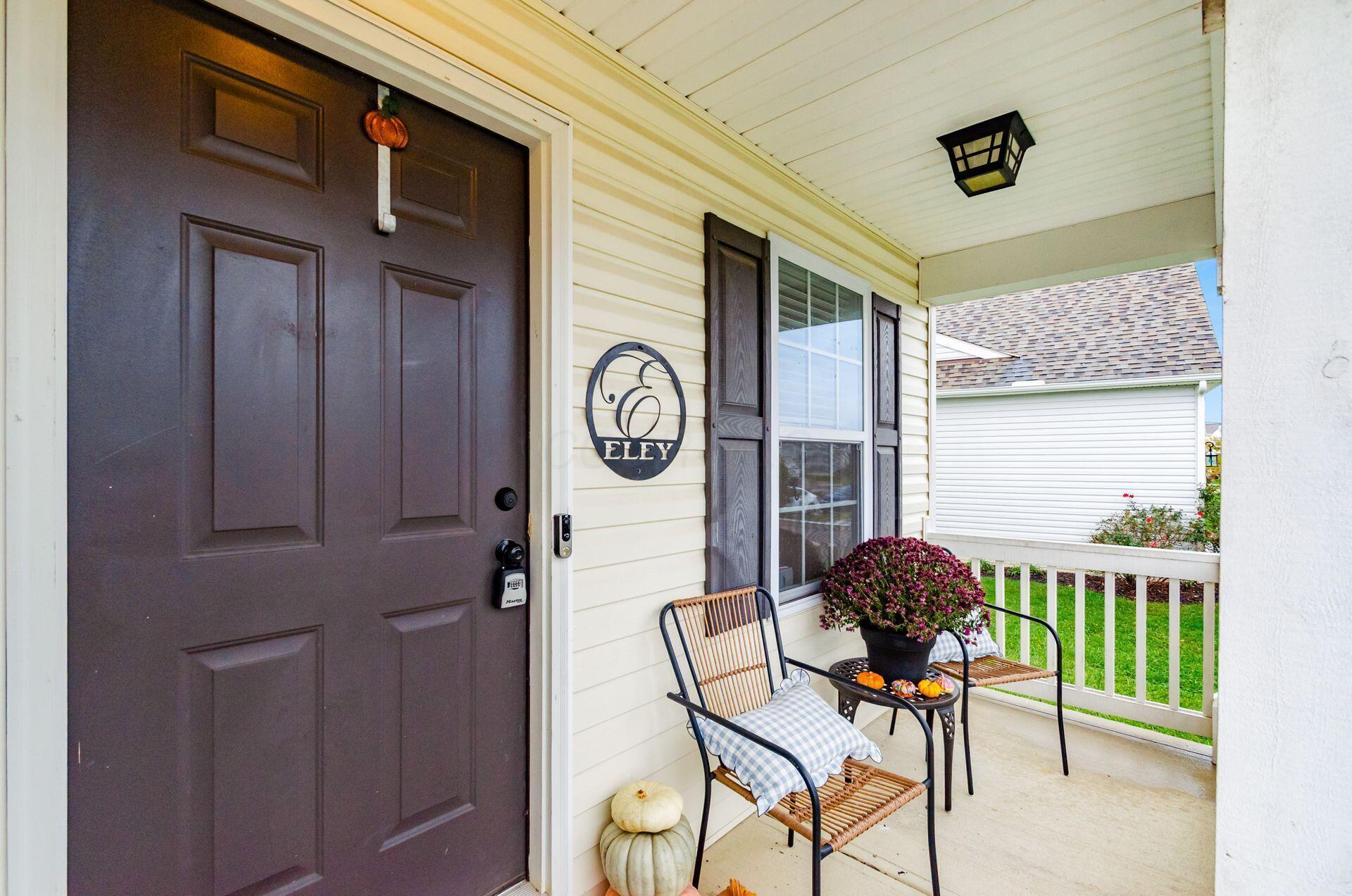 157 Chestnut Commons Drive Property Photo 4