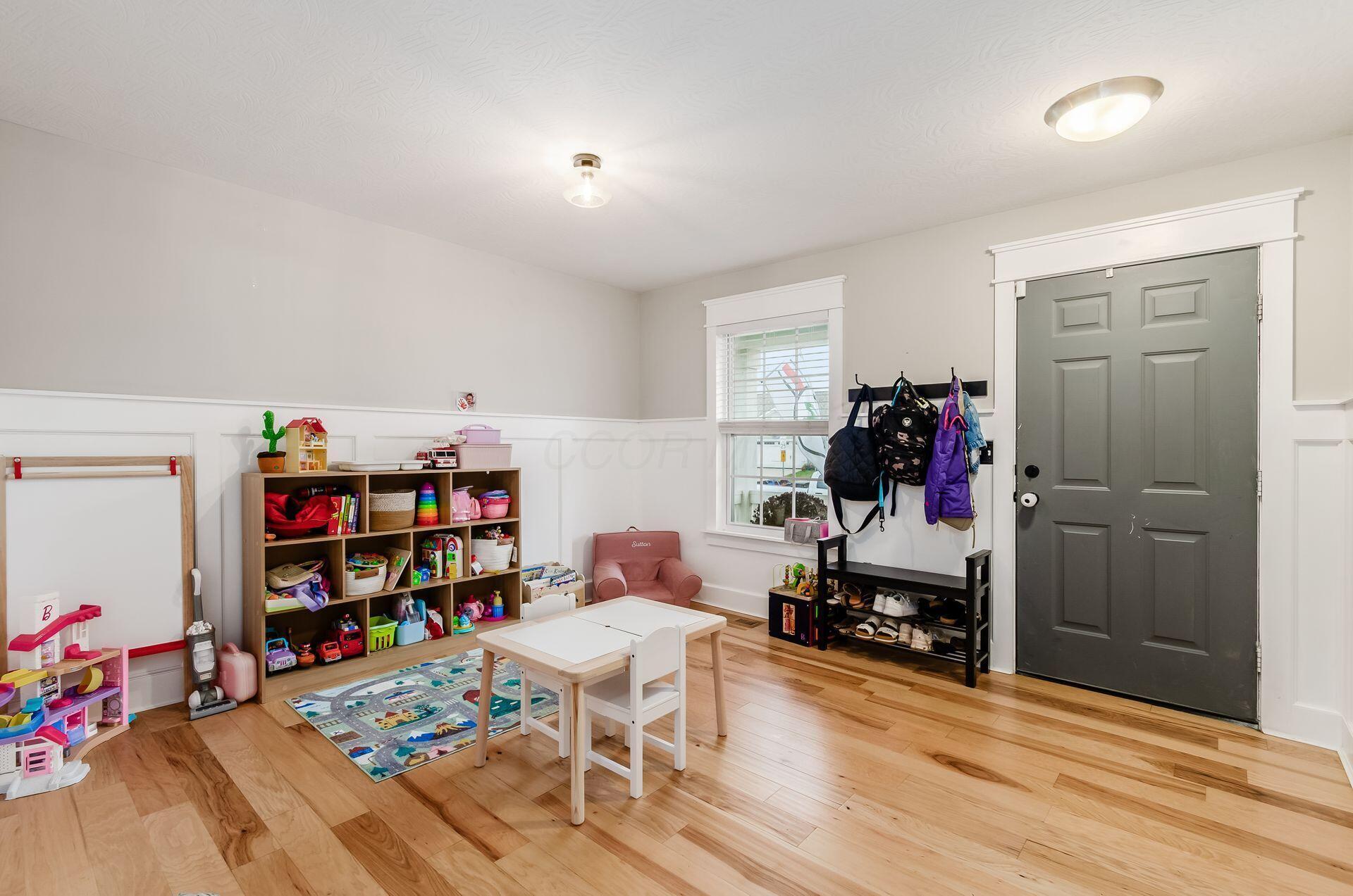 157 Chestnut Commons Drive Property Photo 6