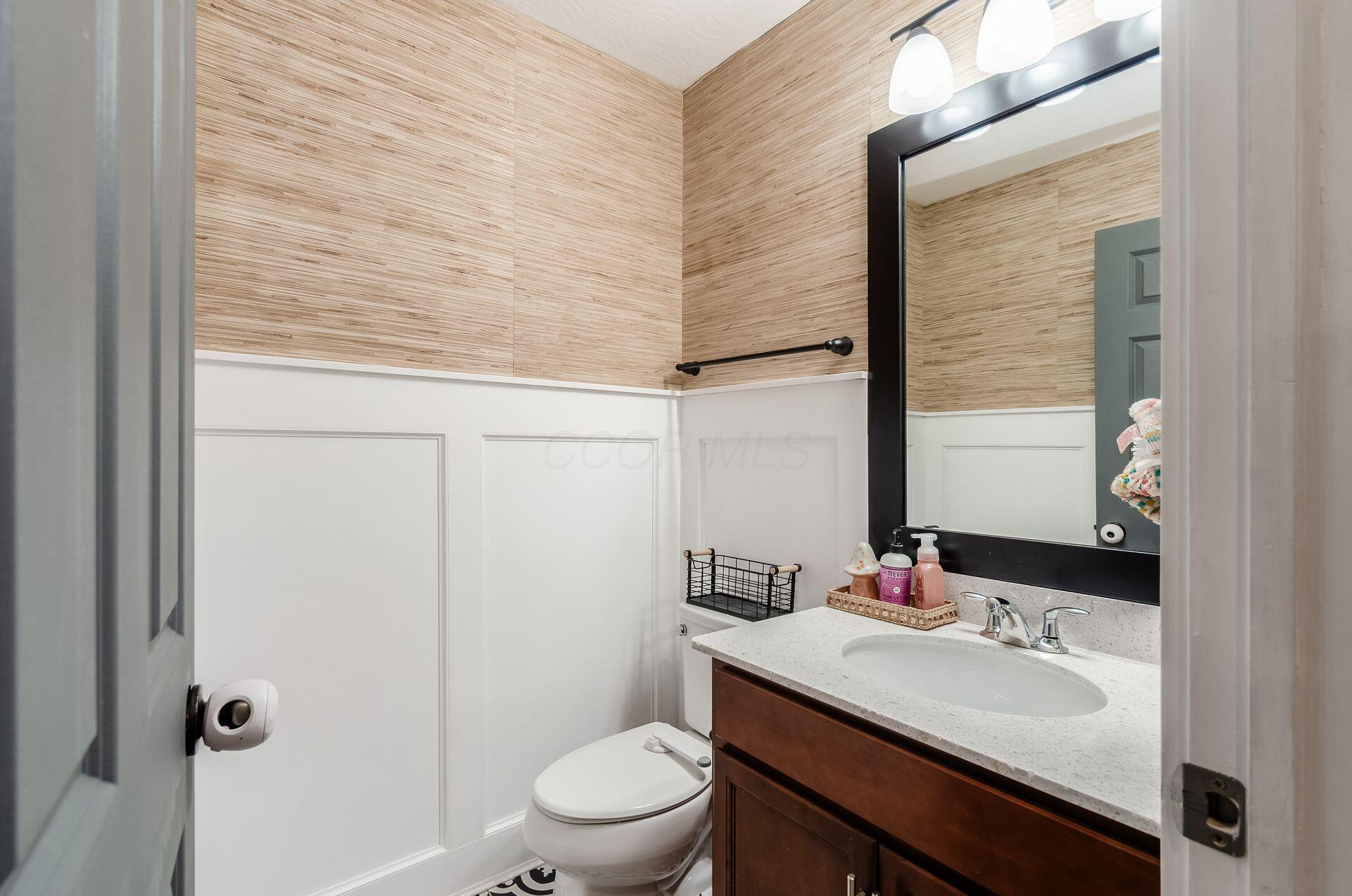 157 Chestnut Commons Drive Property Photo 8