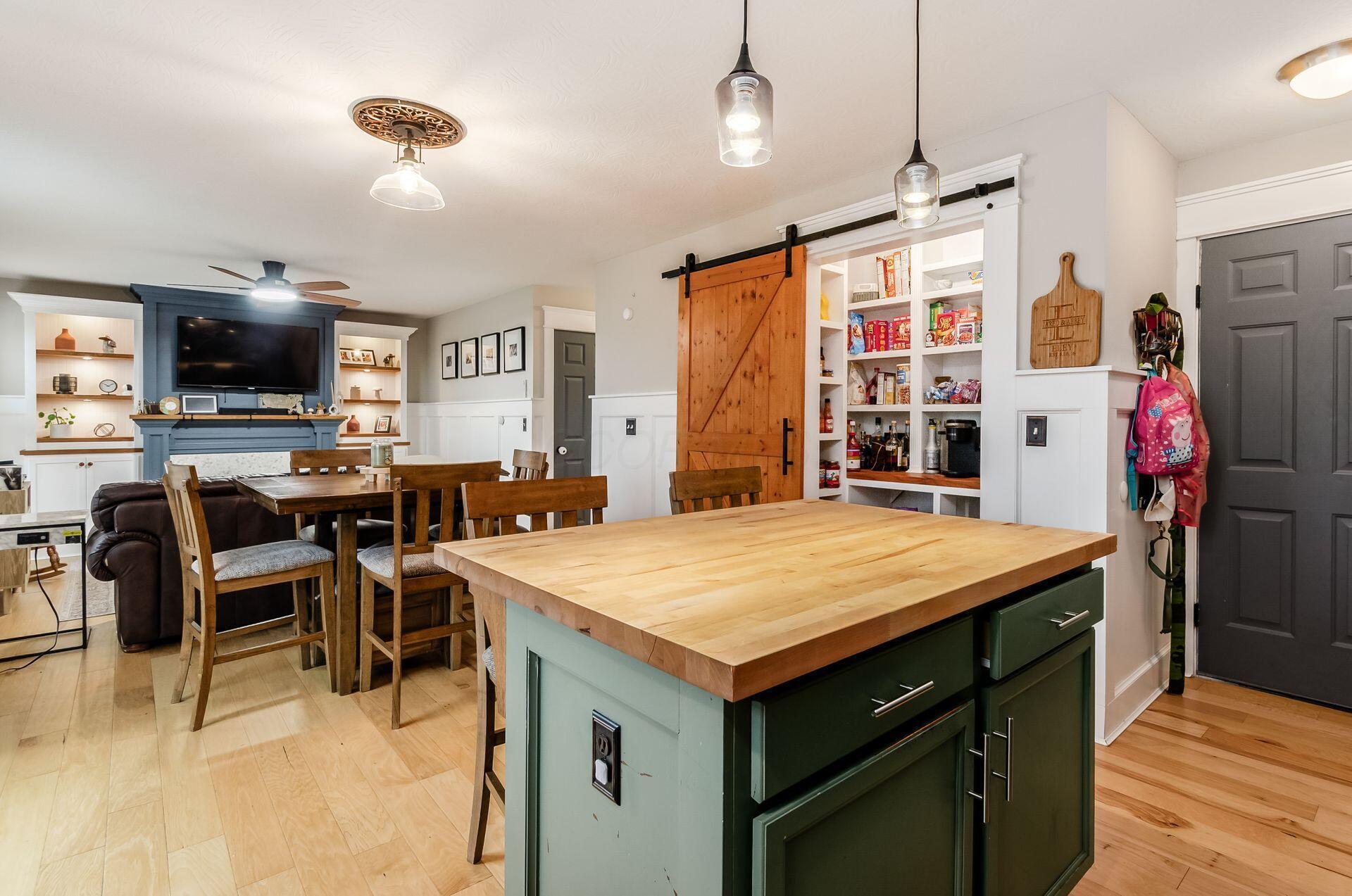 157 Chestnut Commons Drive Property Photo 18