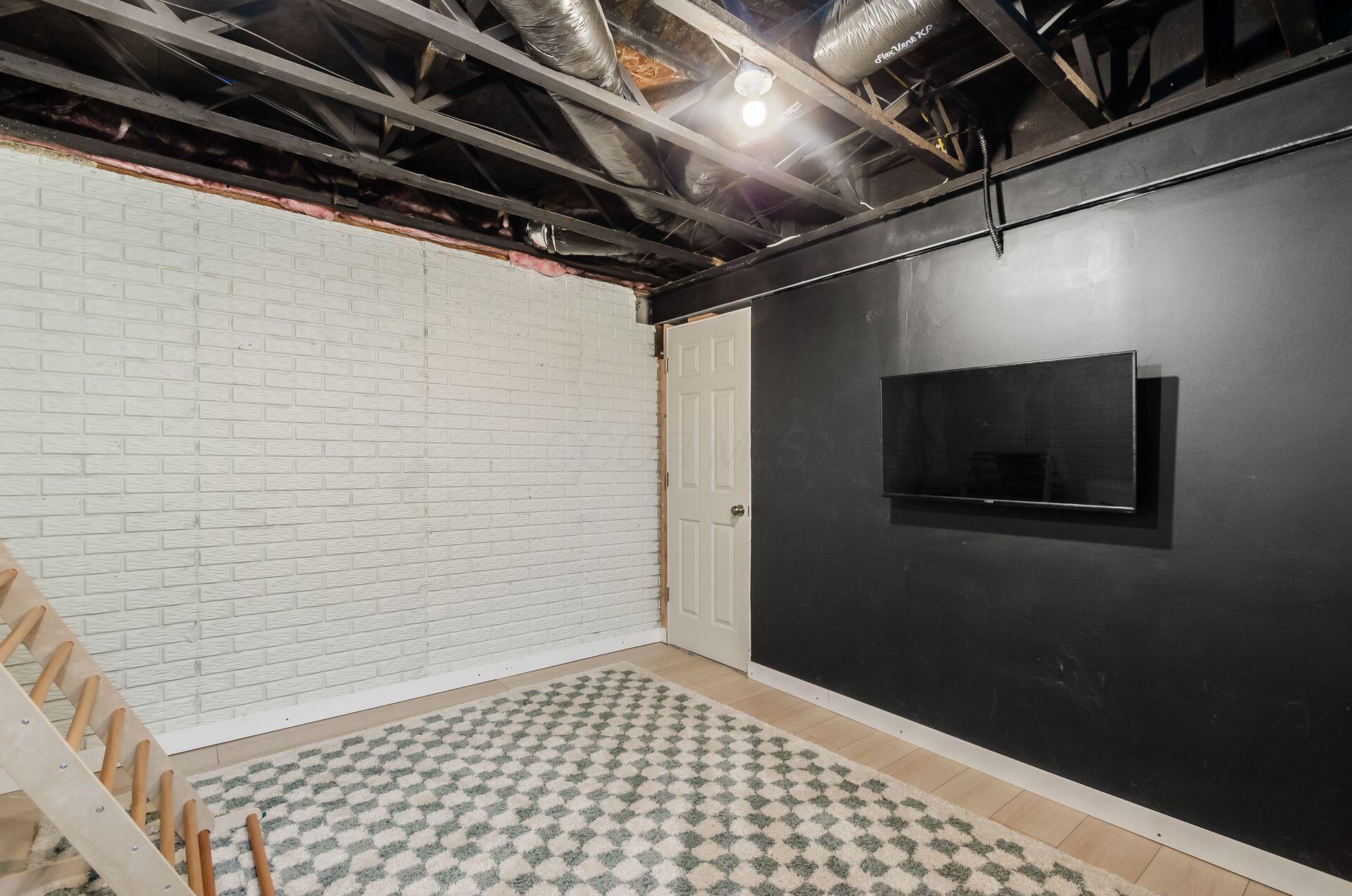 157 Chestnut Commons Drive Property Photo 33