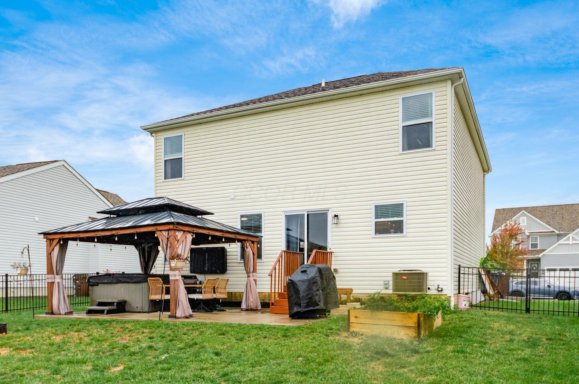 157 Chestnut Commons Drive Property Photo 38