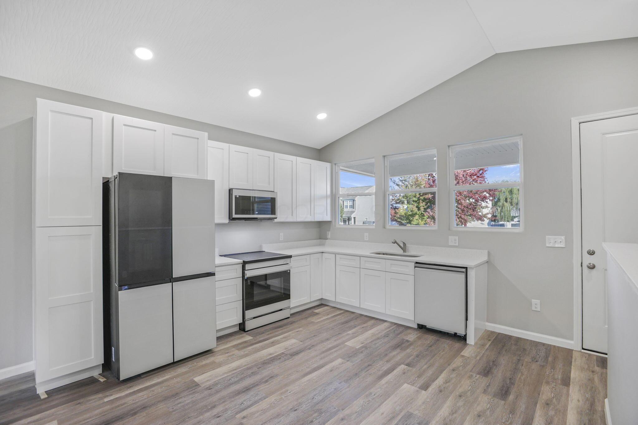 1597 Metcalfe Avenue Property Photo 8