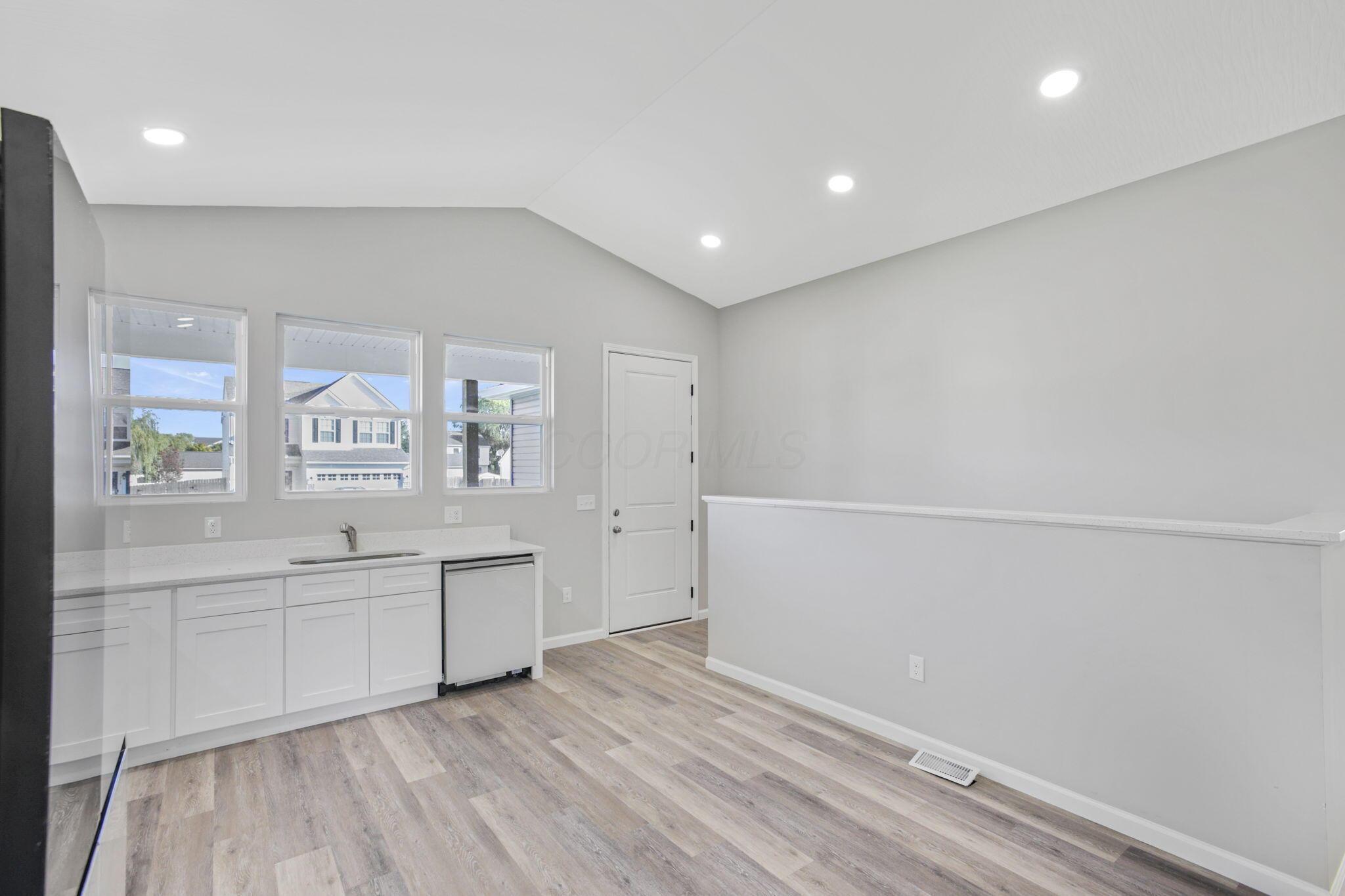 1597 Metcalfe Avenue Property Photo 10