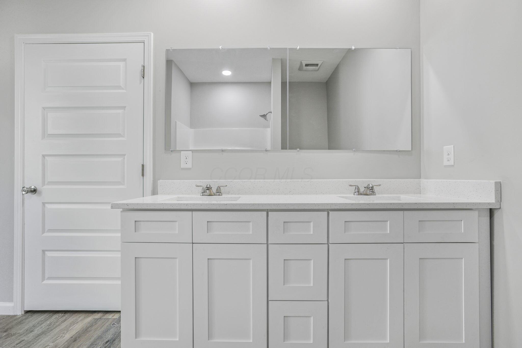 1597 Metcalfe Avenue Property Photo 20