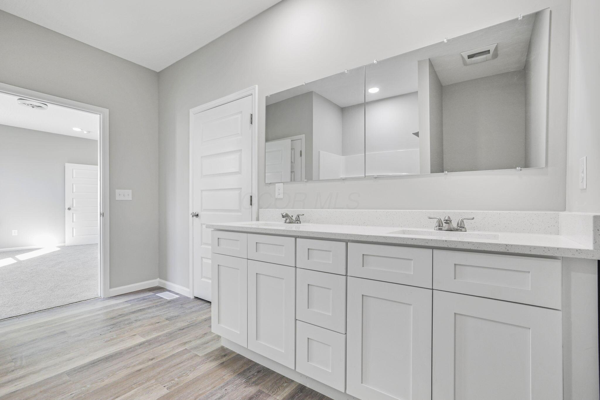 1597 Metcalfe Avenue Property Photo 21